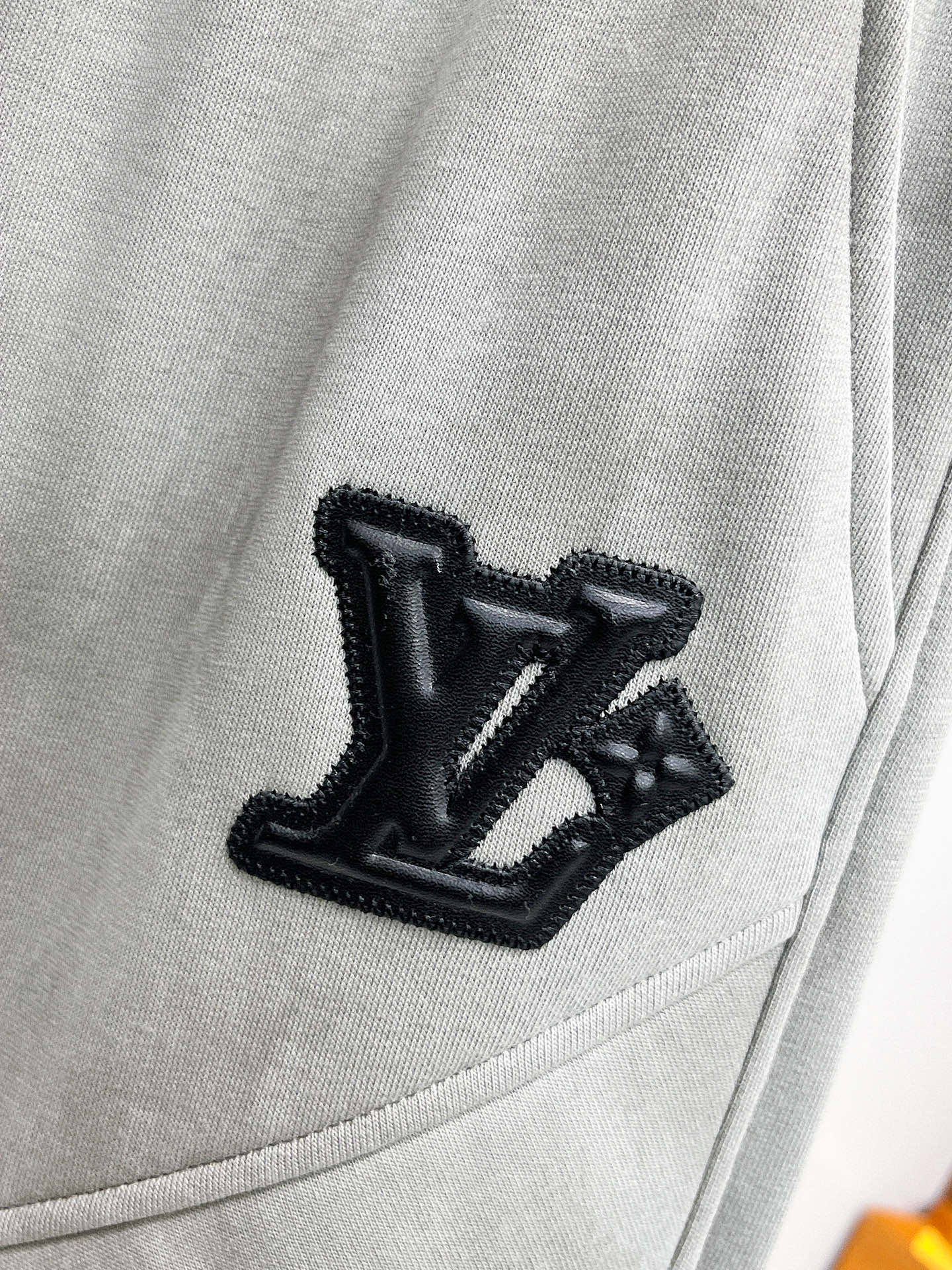 Louis Vuitton Basic Clothing M-l-xl
