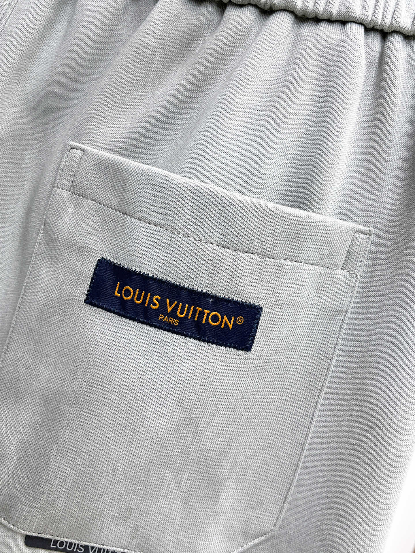 Louis Vuitton Basic Clothing M-l-xl