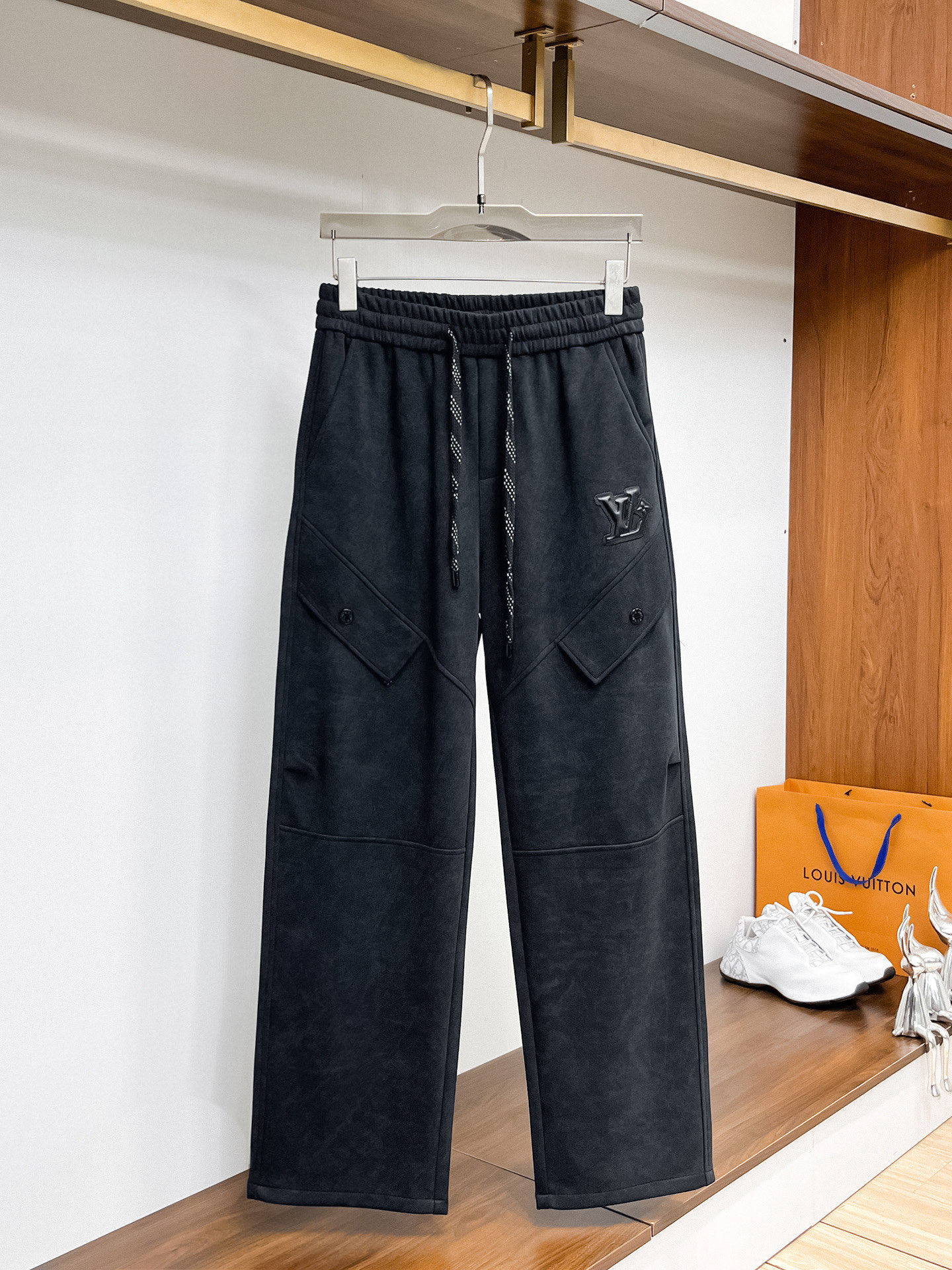 Louis Vuitton Basic Clothing M-l-xl