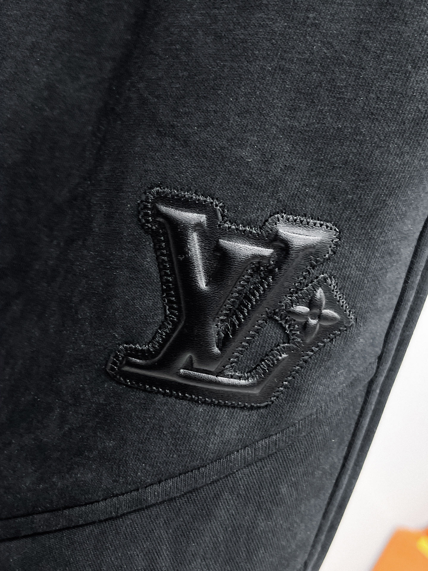 Louis Vuitton Basic Clothing M-l-xl