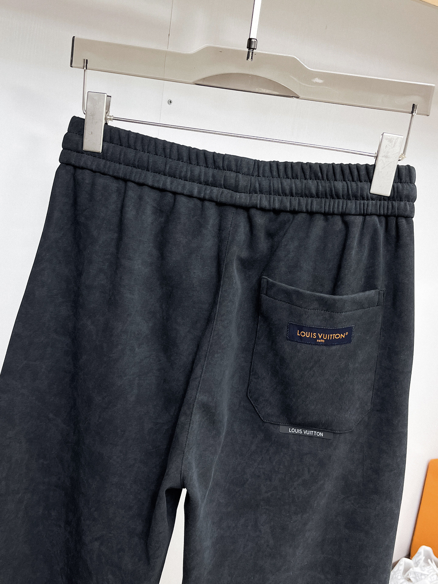 Louis Vuitton Basic Clothing M-l-xl