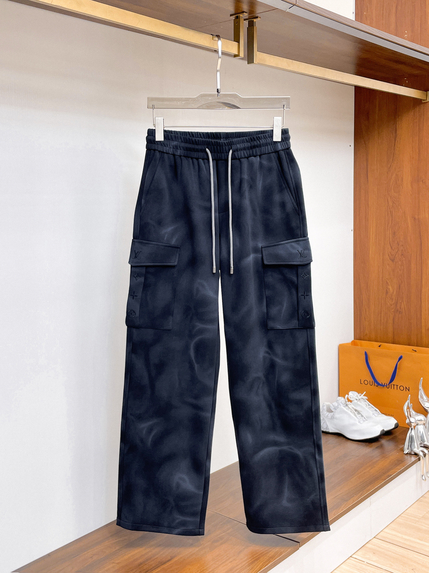 Louis Vuitton Basic Clothing M-l-xl