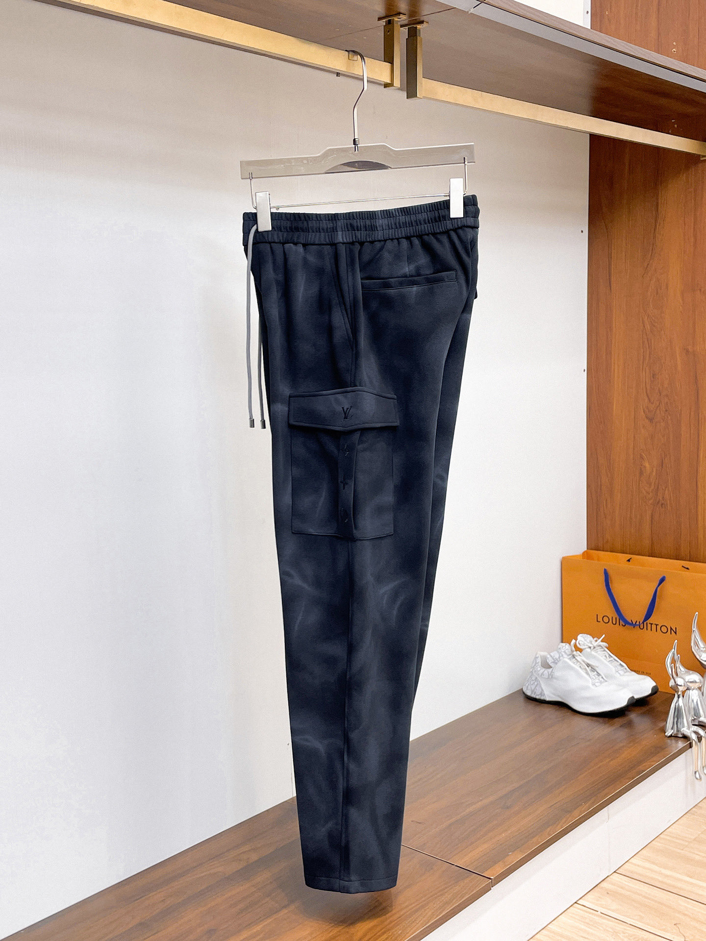 Louis Vuitton Basic Clothing M-l-xl