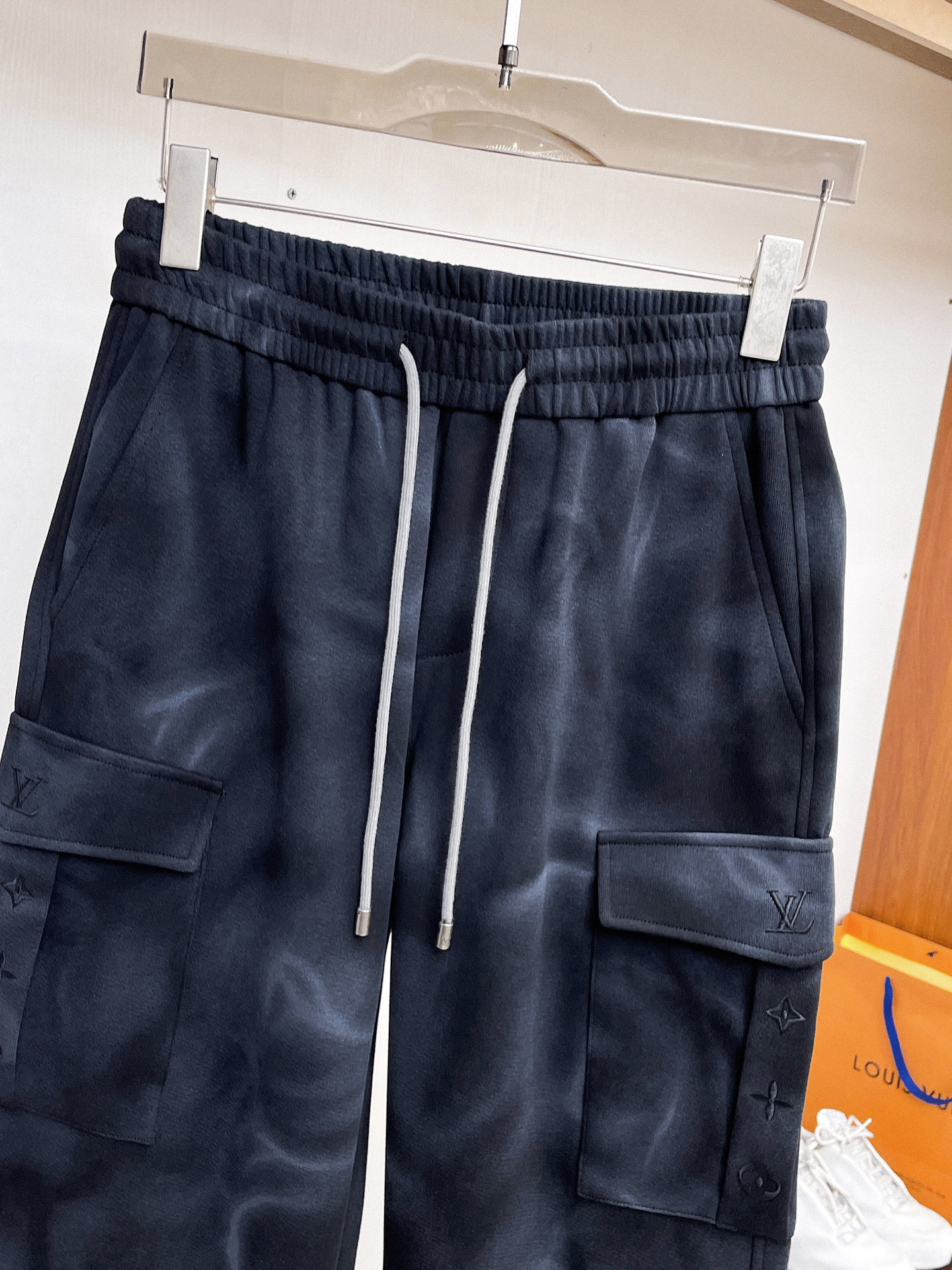 Louis Vuitton Basic Clothing M-l-xl