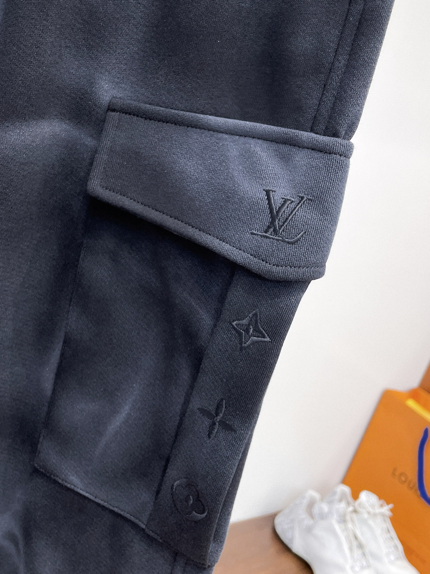 Louis Vuitton Basic Clothing M-l-xl