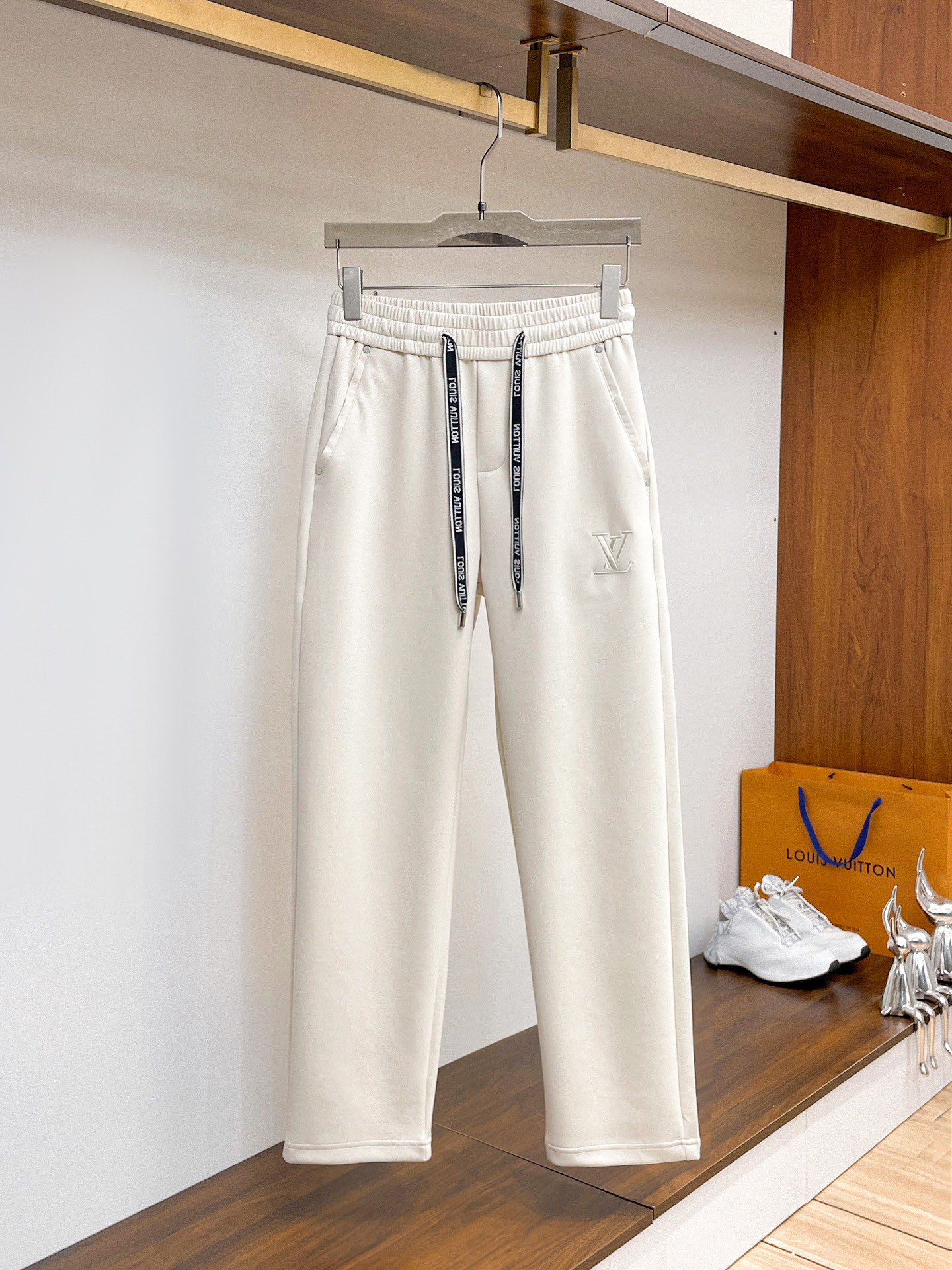 Louis Vuitton Basic Clothing M-l-xl