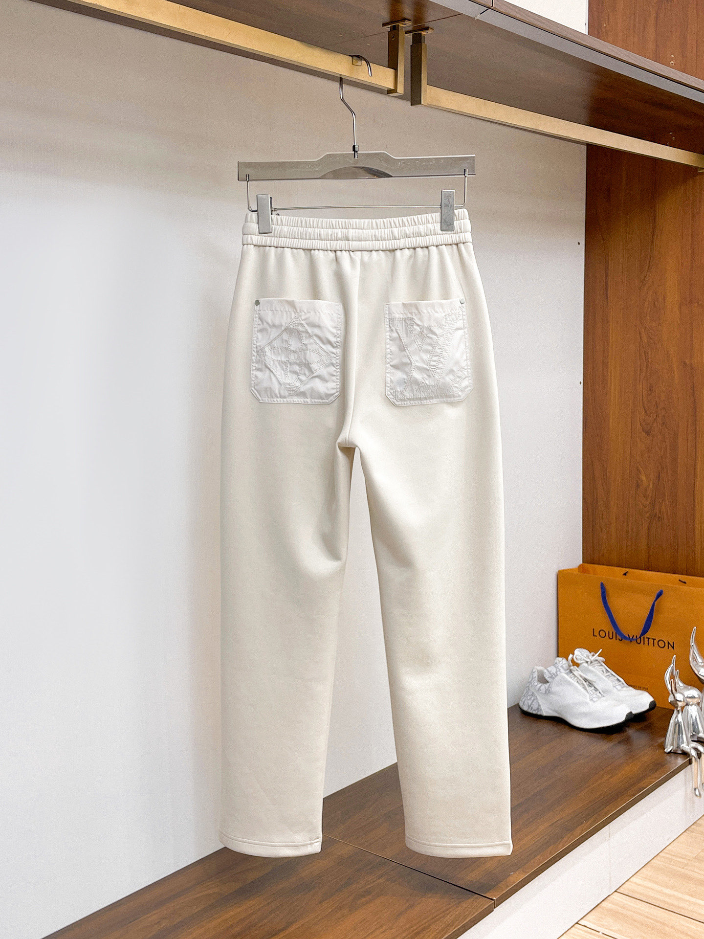 Louis Vuitton Basic Clothing M-l-xl