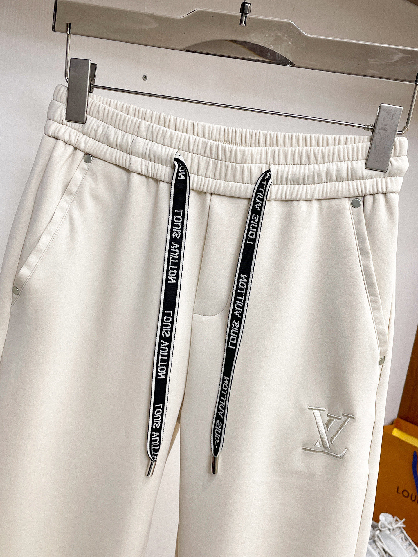 Louis Vuitton Basic Clothing M-l-xl