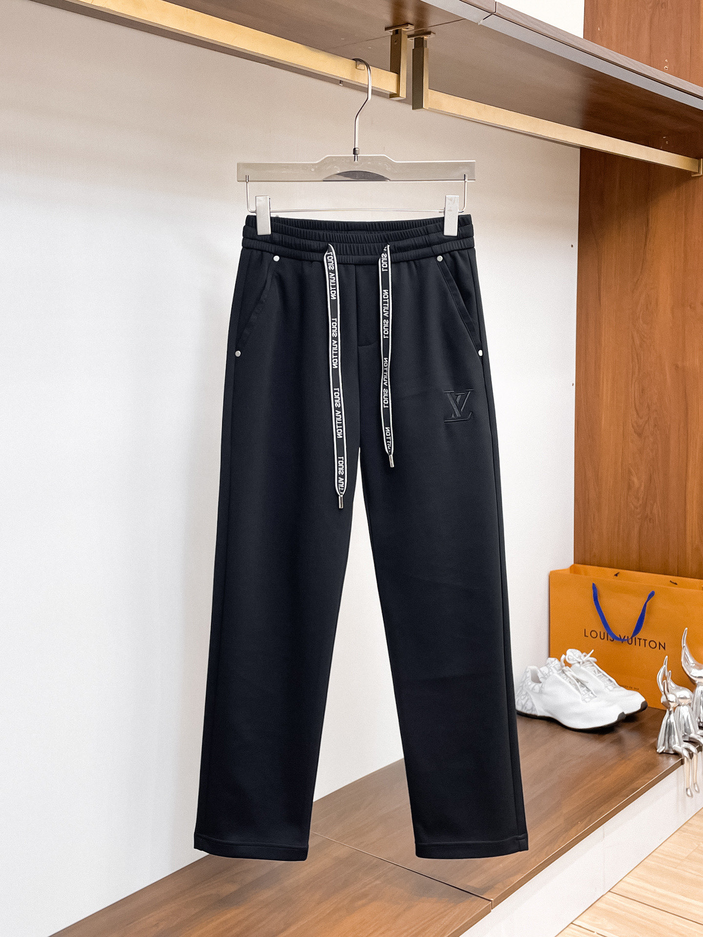 Louis Vuitton Basic Clothing M-l-xl