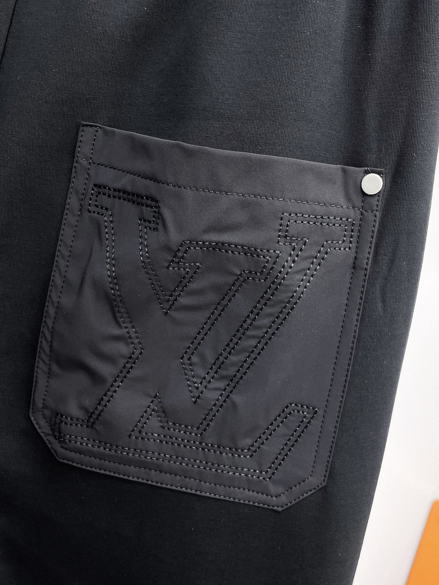 Louis Vuitton Basic Clothing M-l-xl