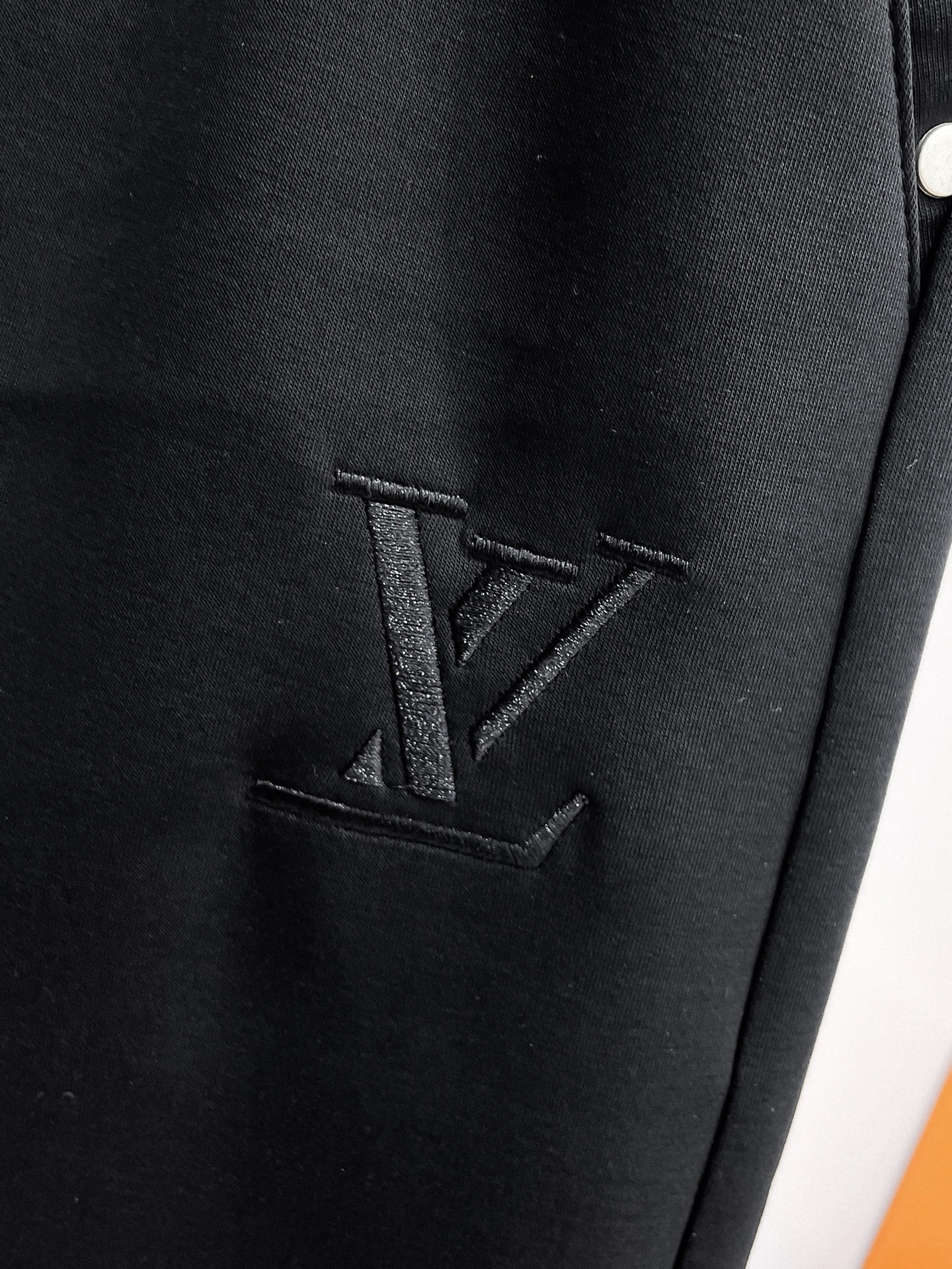 Louis Vuitton Basic Clothing M-l-xl