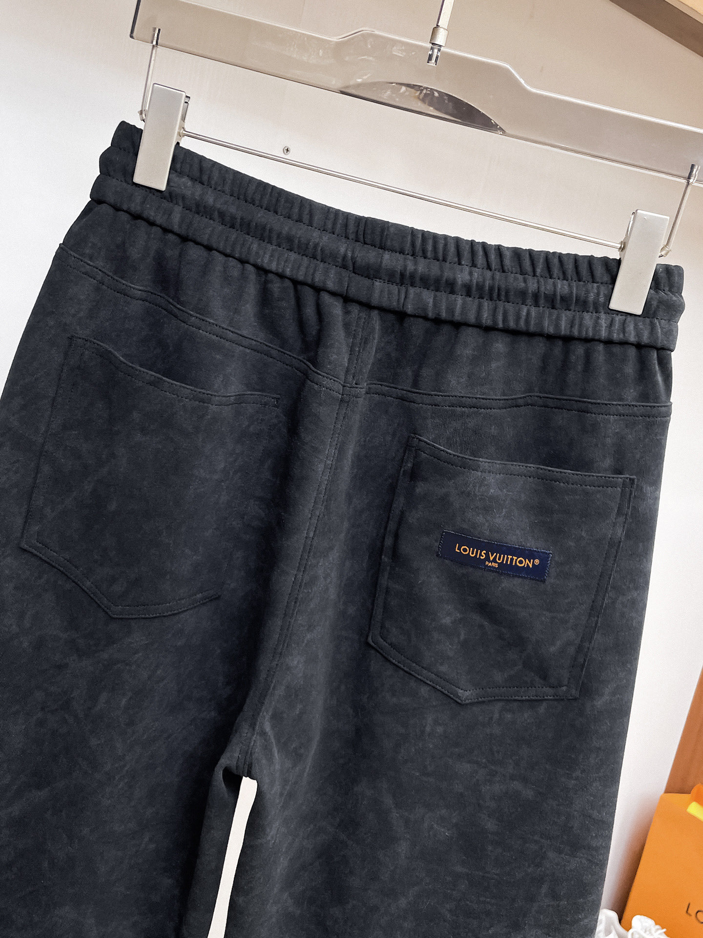 Louis Vuitton Basic Clothing M-l-xl