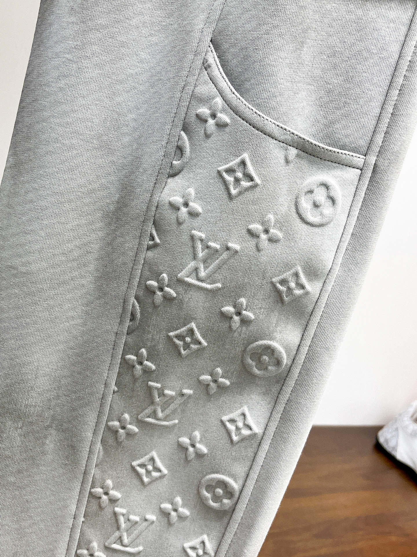 Louis Vuitton Basic Clothing M-l-xl