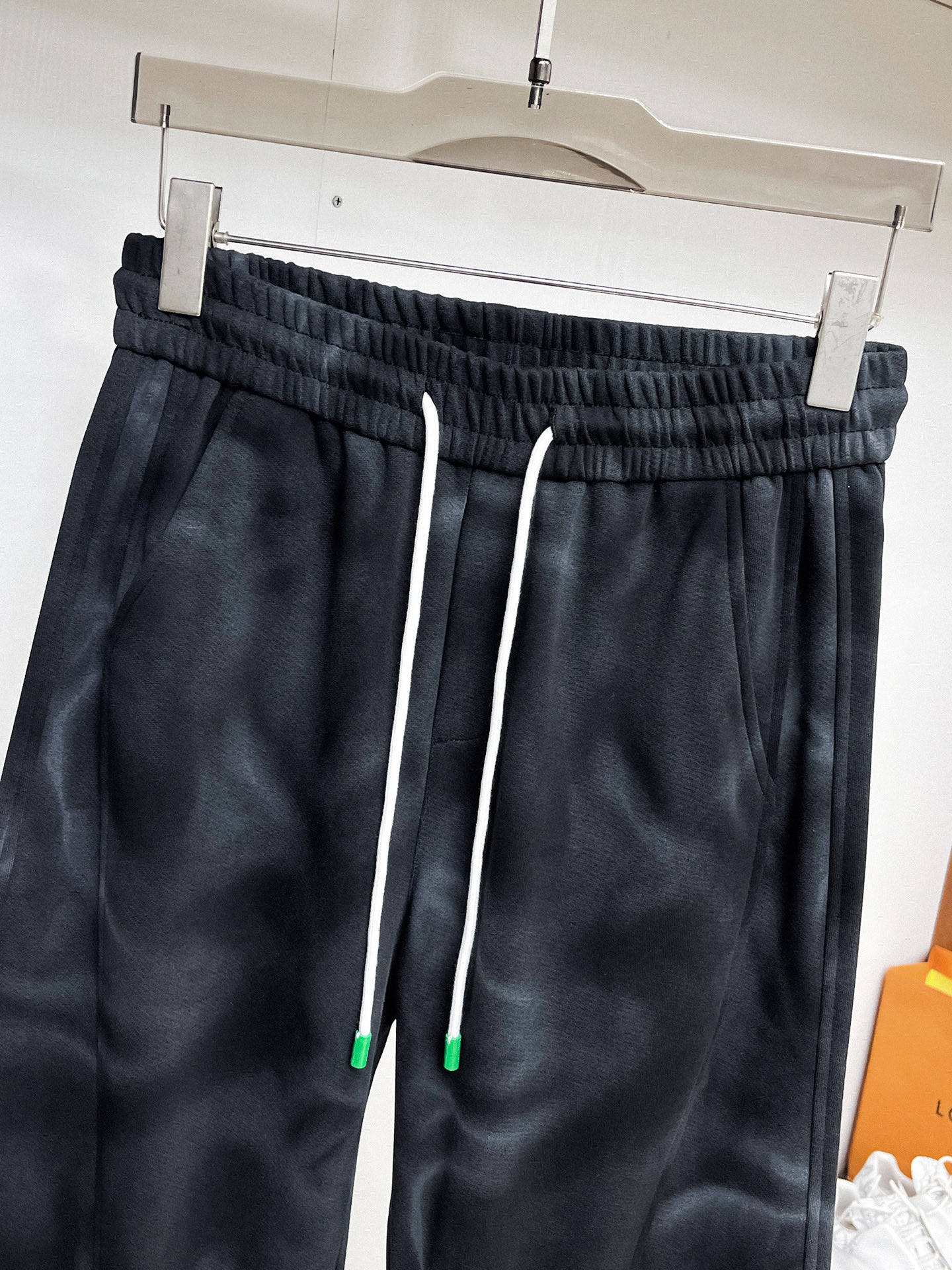 Louis Vuitton Basic Clothing M-l-xl