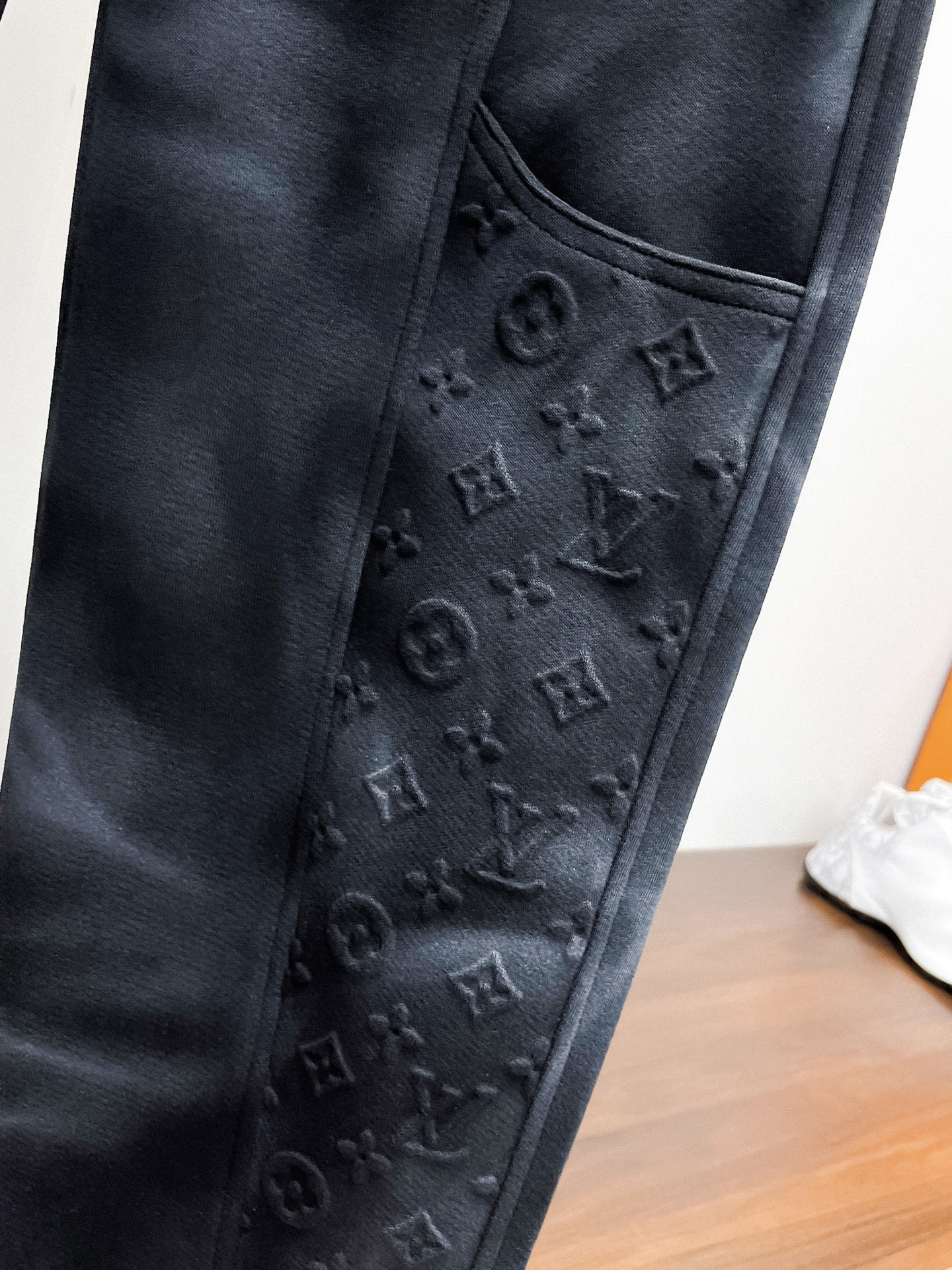 Louis Vuitton Basic Clothing M-l-xl