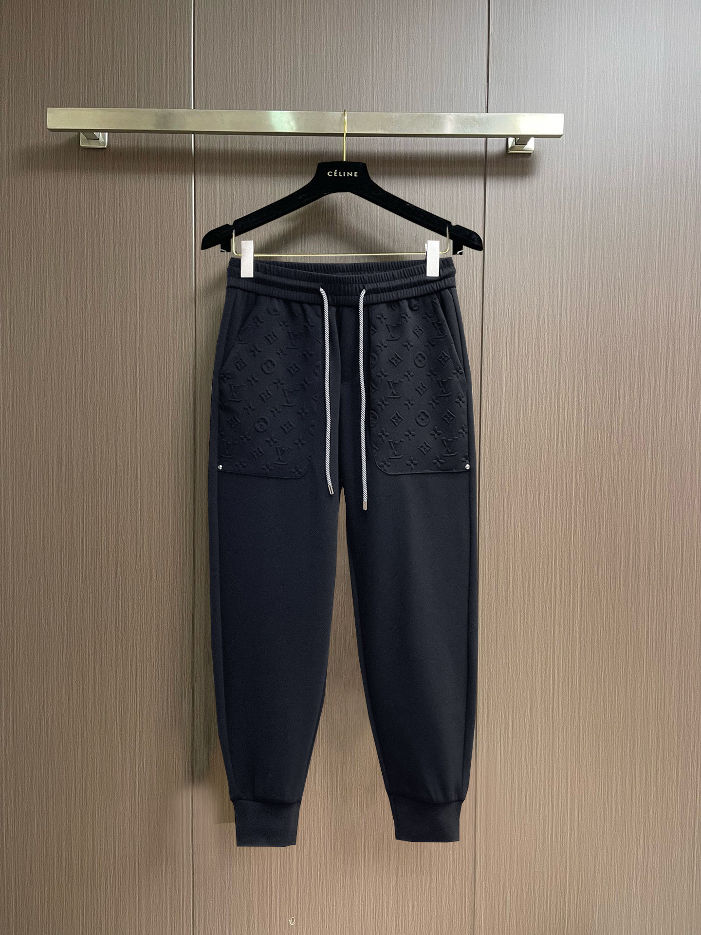 Louis Vuitton Basic Clothing M-l-xl