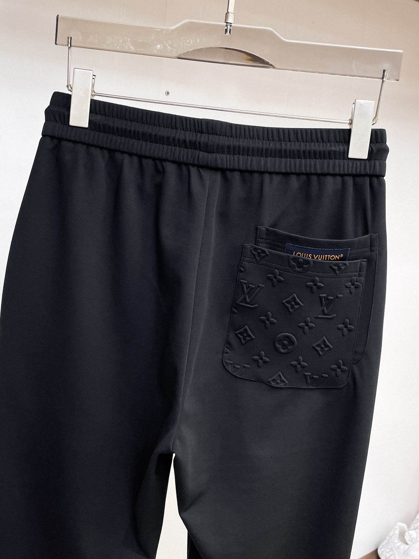 Louis Vuitton Basic Clothing M-l-xl