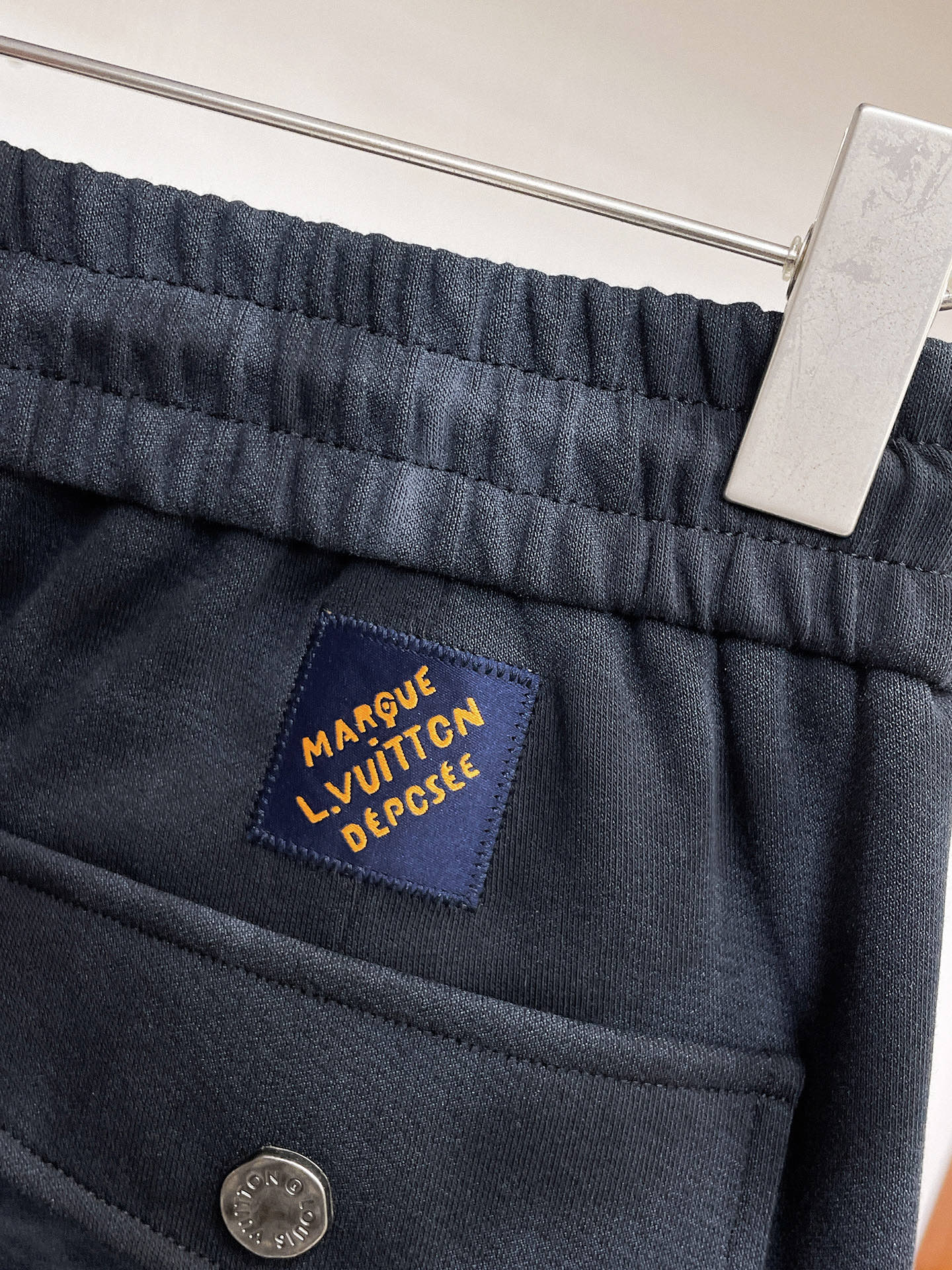 Louis Vuitton Basic Clothing M-l-xl