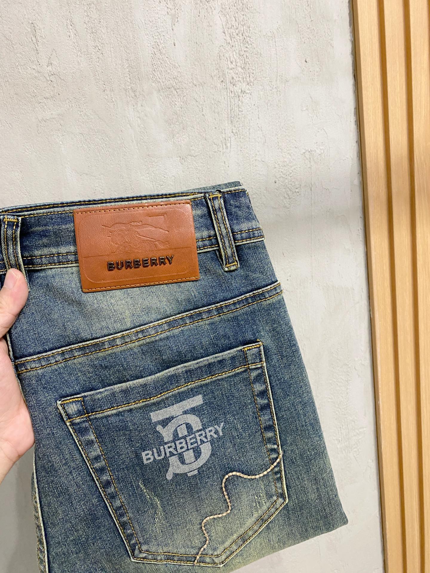 Burberry Jeans Slim Fit S