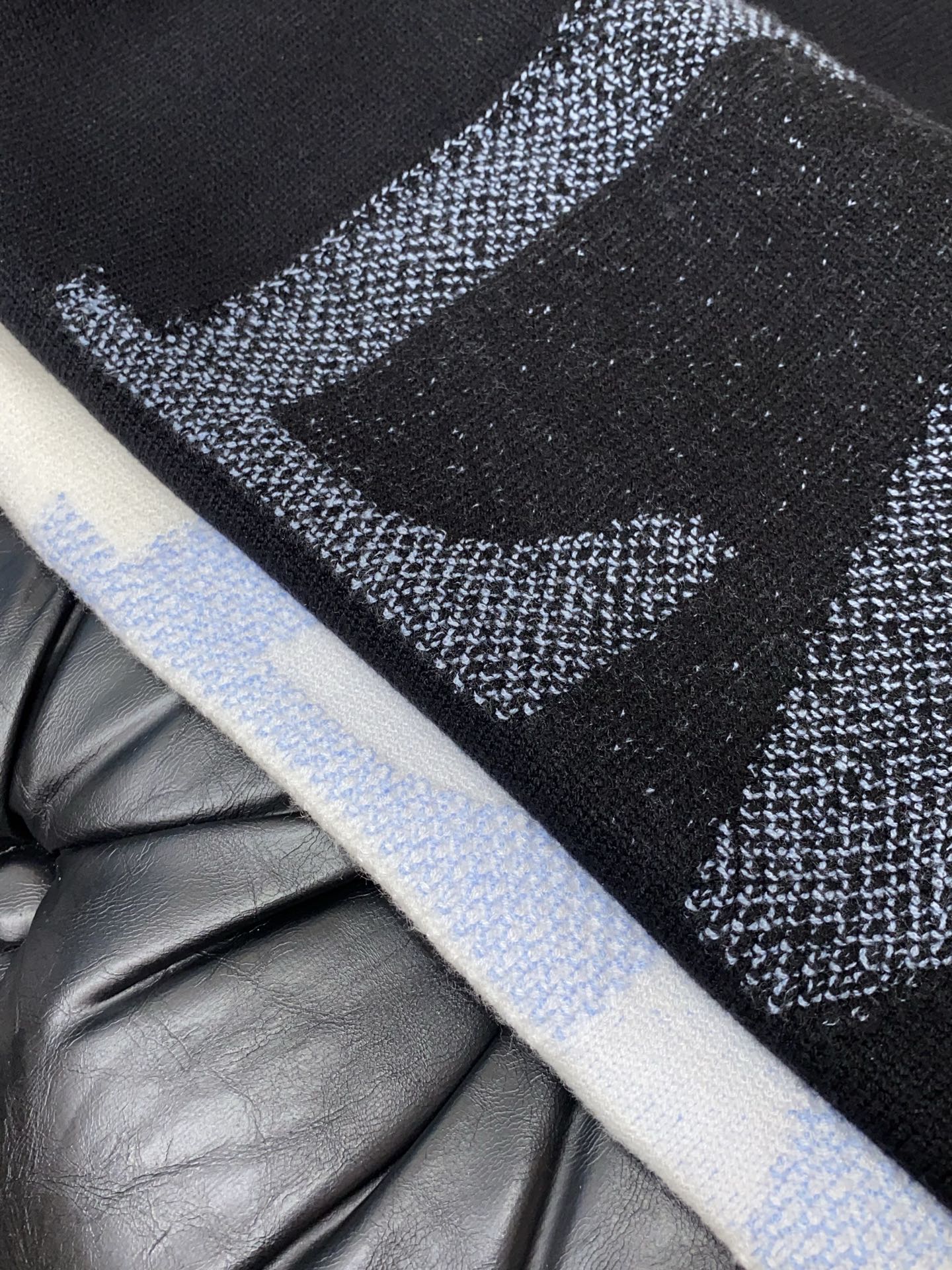 Louis Vuitton Basic Clothing Wool M-l-xl