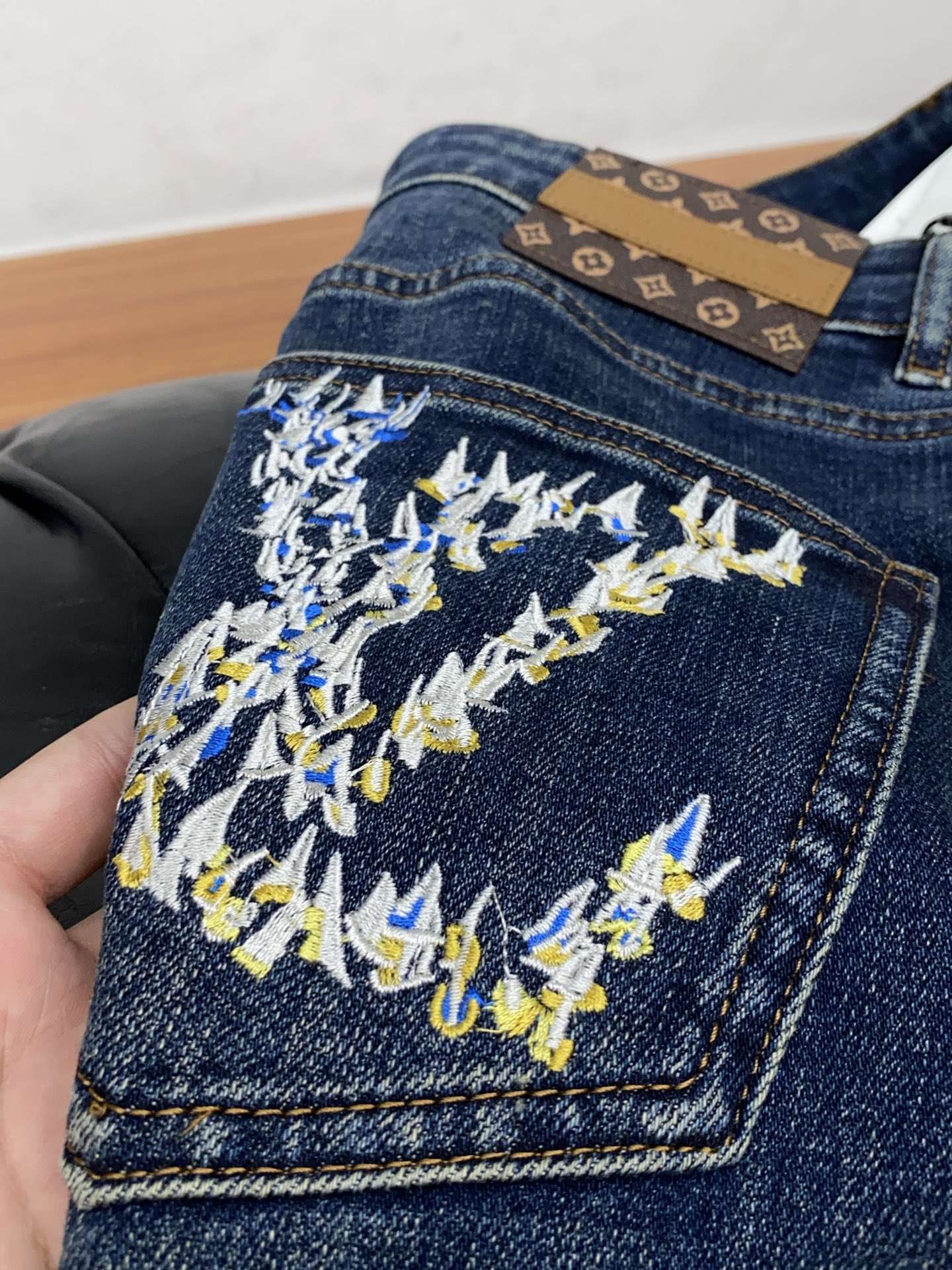 Louis Vuitton Male Jeans S