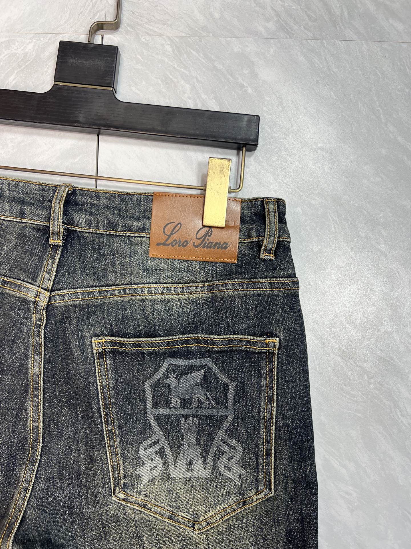 Brunello Cucinelli Jeans 175140-32