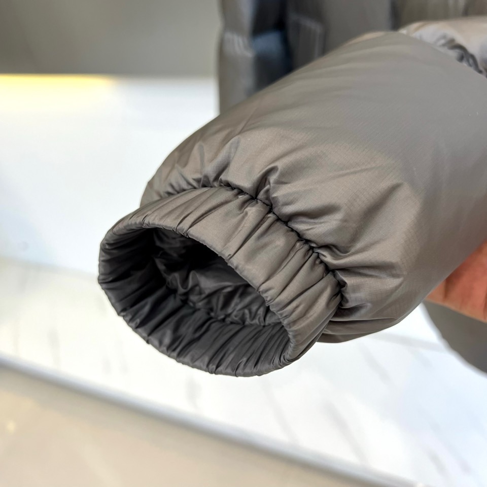 Moncler Down Jacket Goose Down Gray Hooded M-l