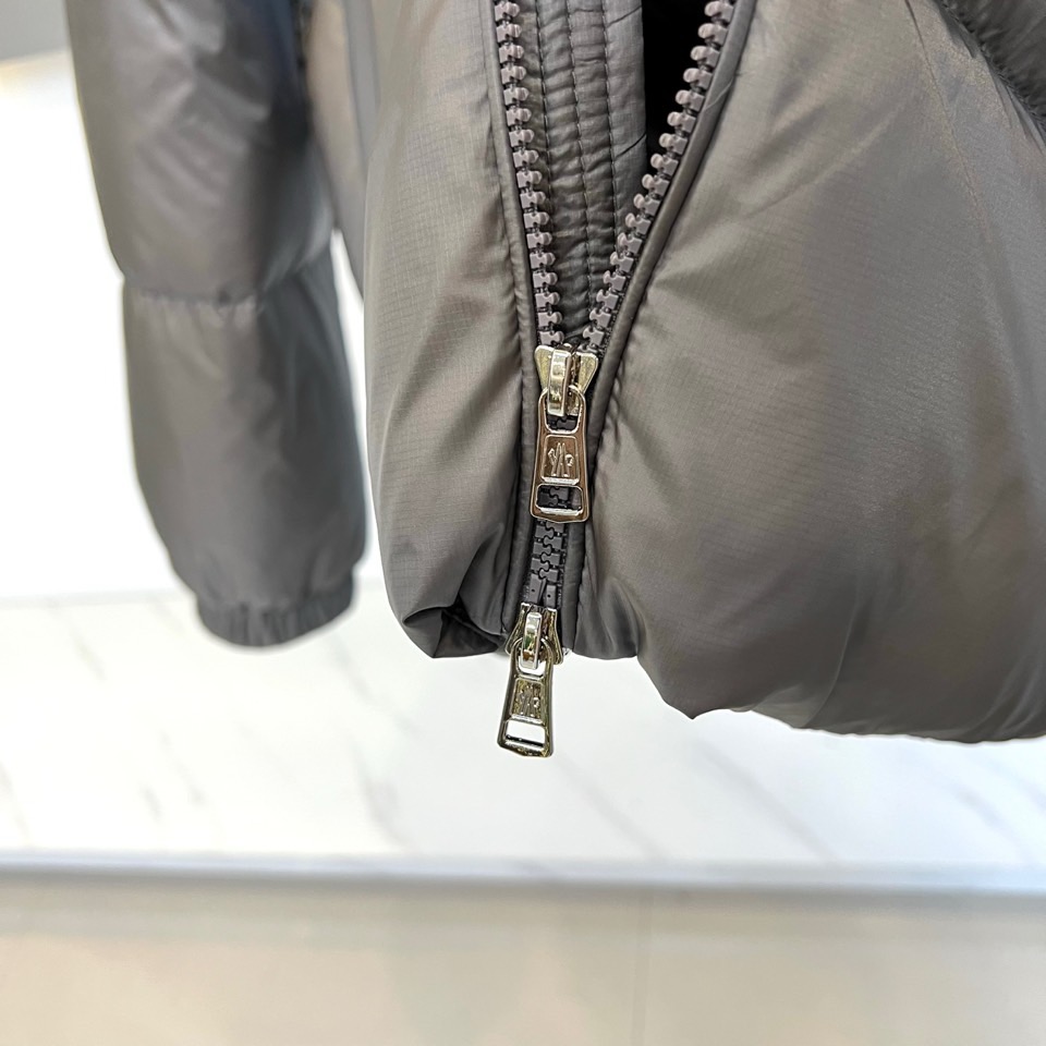 Moncler Down Jacket Goose Down Gray Hooded M-l