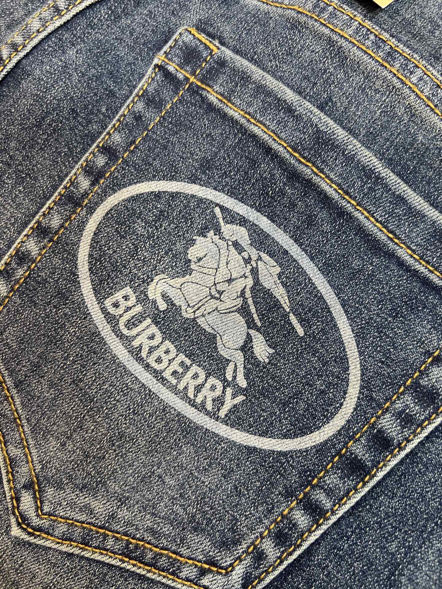 Burberry Jeans 175140-32