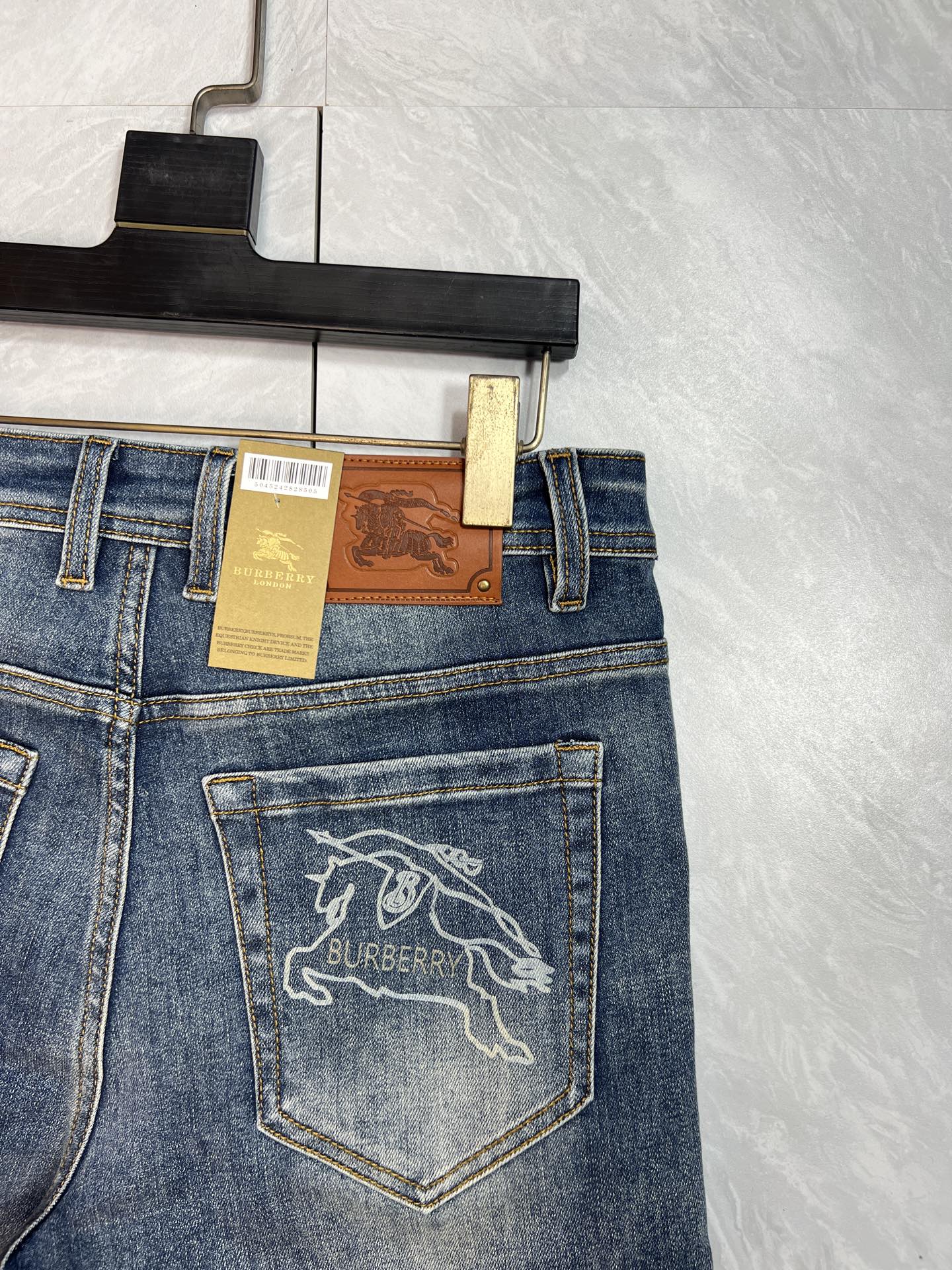 Burberry Jeans 175140-32