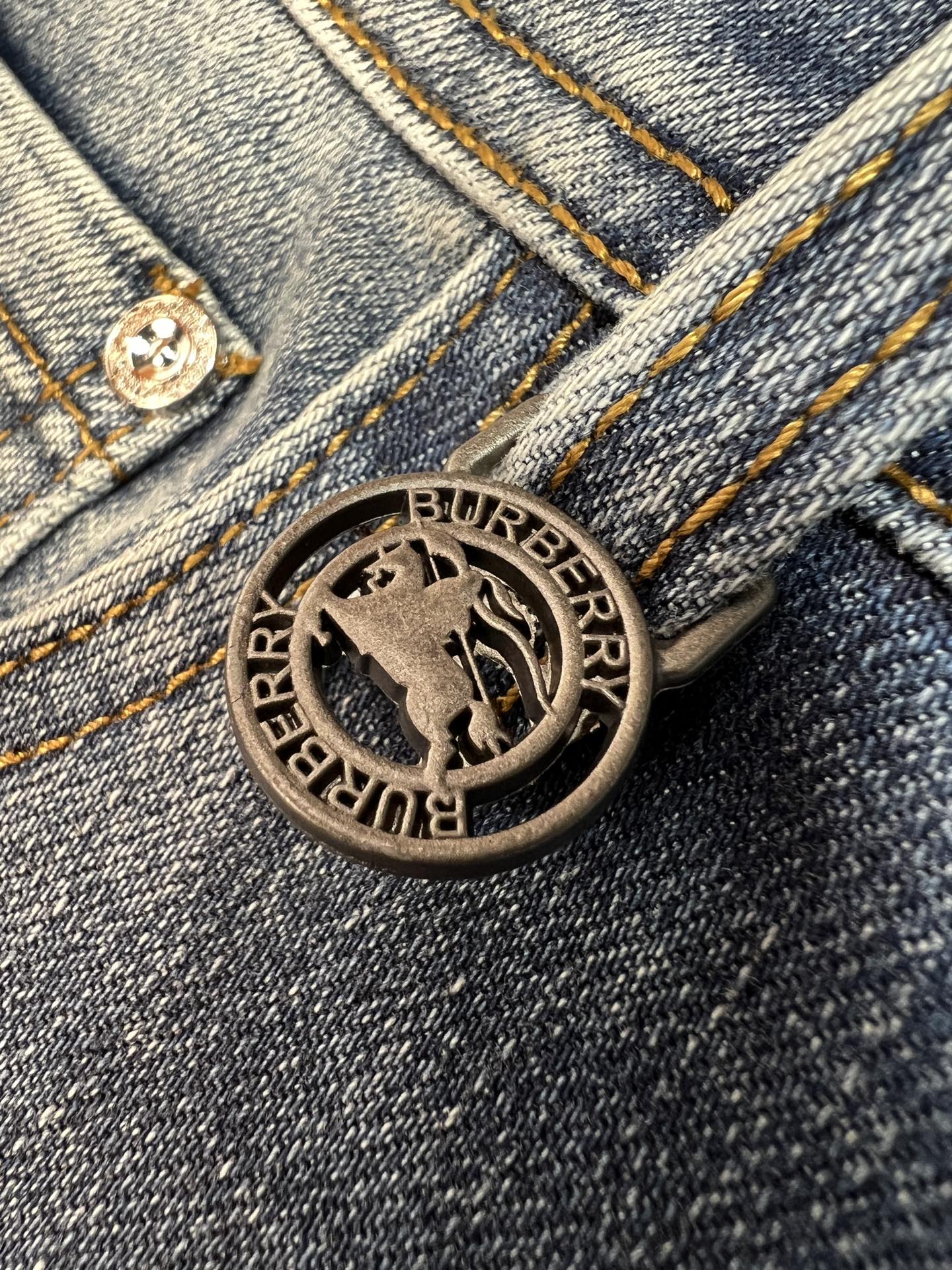 Burberry Jeans 175140-32