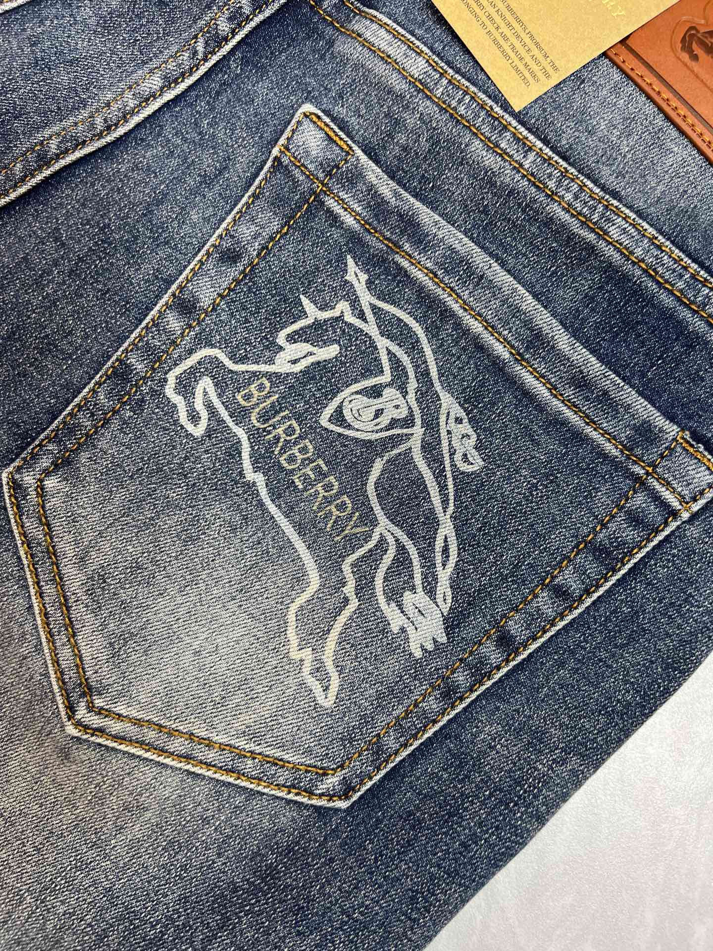 Burberry Jeans 175140-32