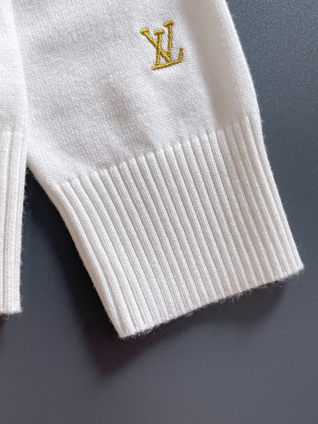 Louis Vuitton Basic Clothing Wool M-l-xl