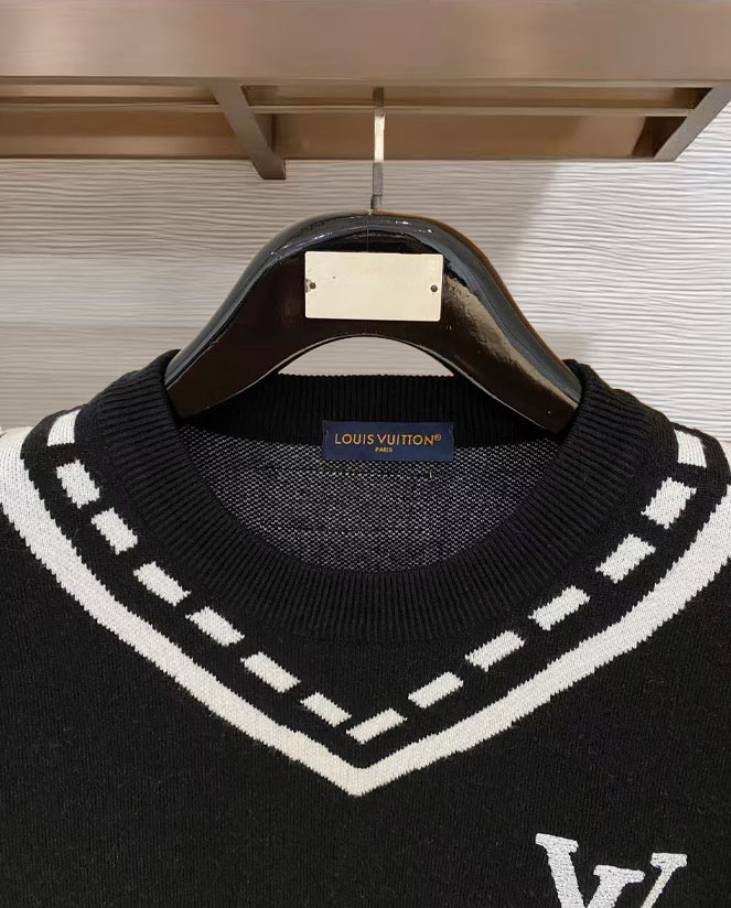 Louis Vuitton Basic Clothing Wool M-l-xl
