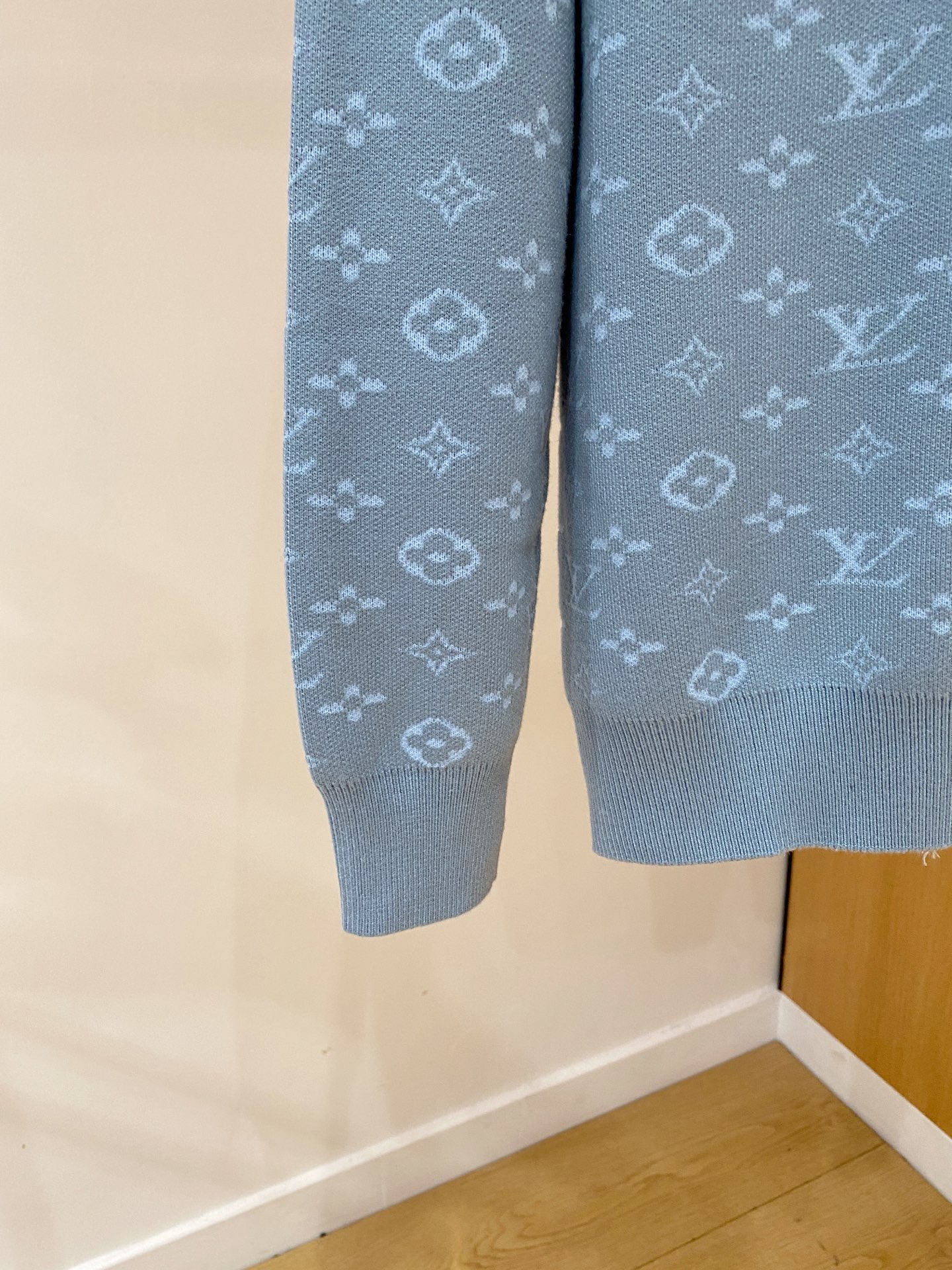 Louis Vuitton Basic Clothing Wool M-l-xl