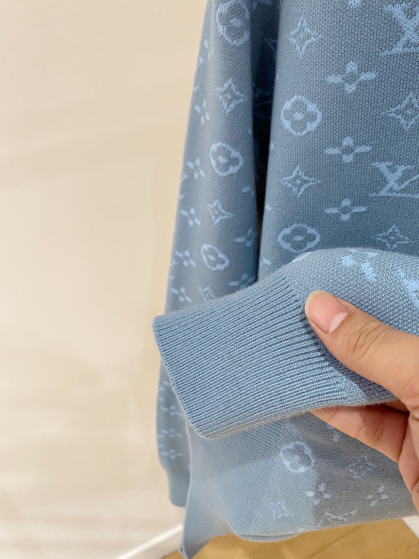 Louis Vuitton Basic Clothing Wool M-l-xl