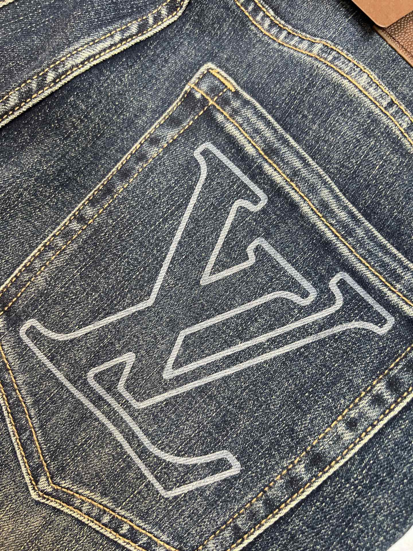 Louis Vuitton Jeans L-175140-32