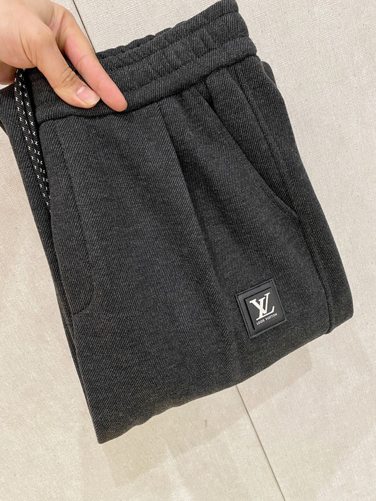 Louis Vuitton Basic Clothing S-m-l-xl