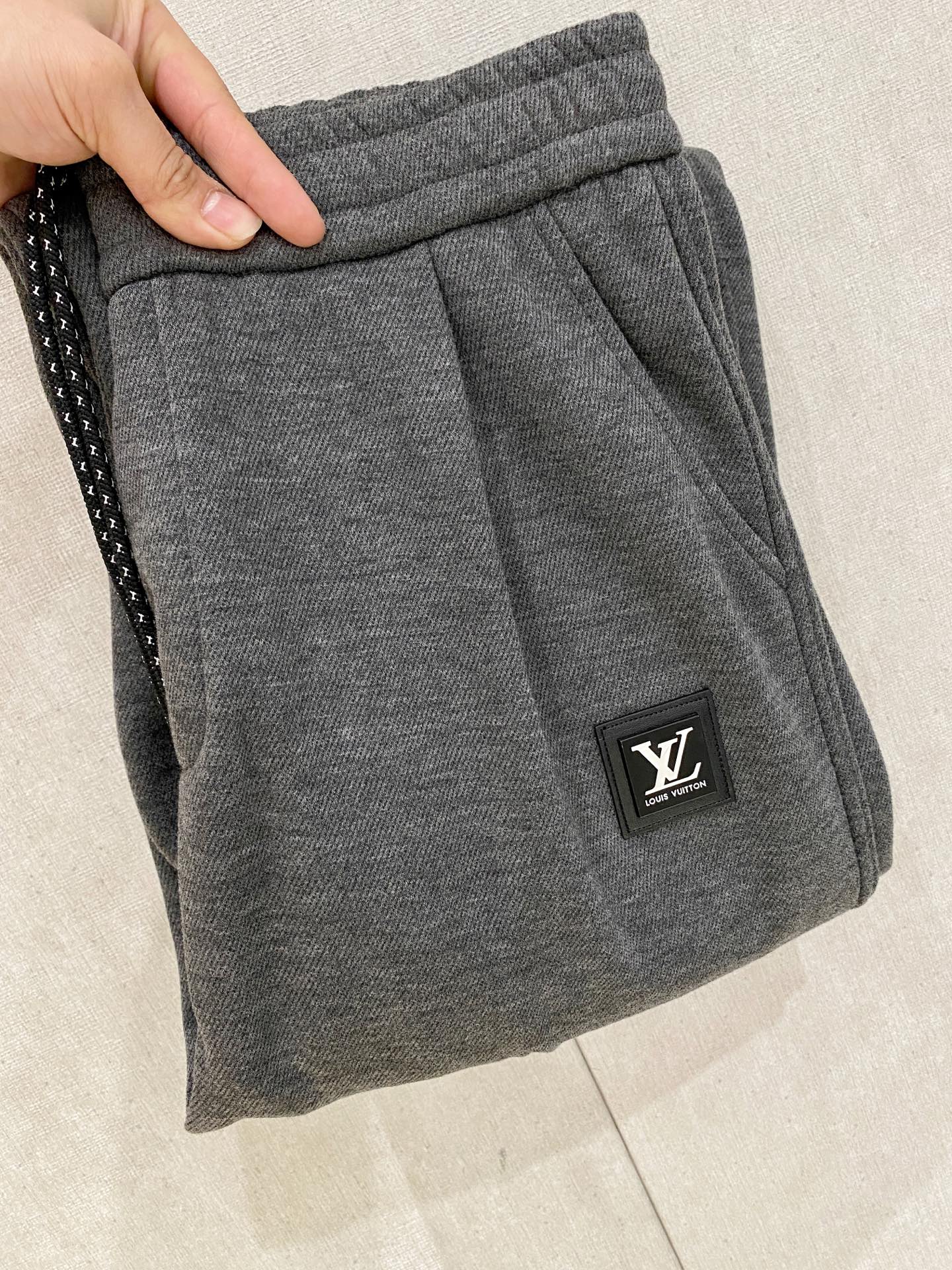 Louis Vuitton Basic Clothing S-m-l-xl