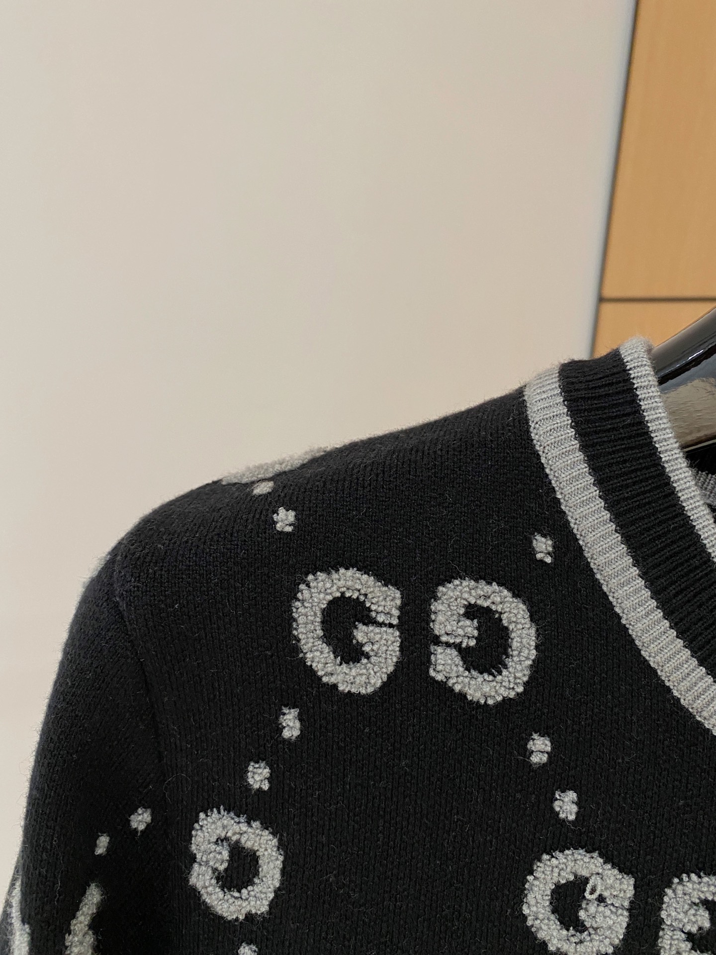 Gucci Basic Clothing Wool M-l-xl