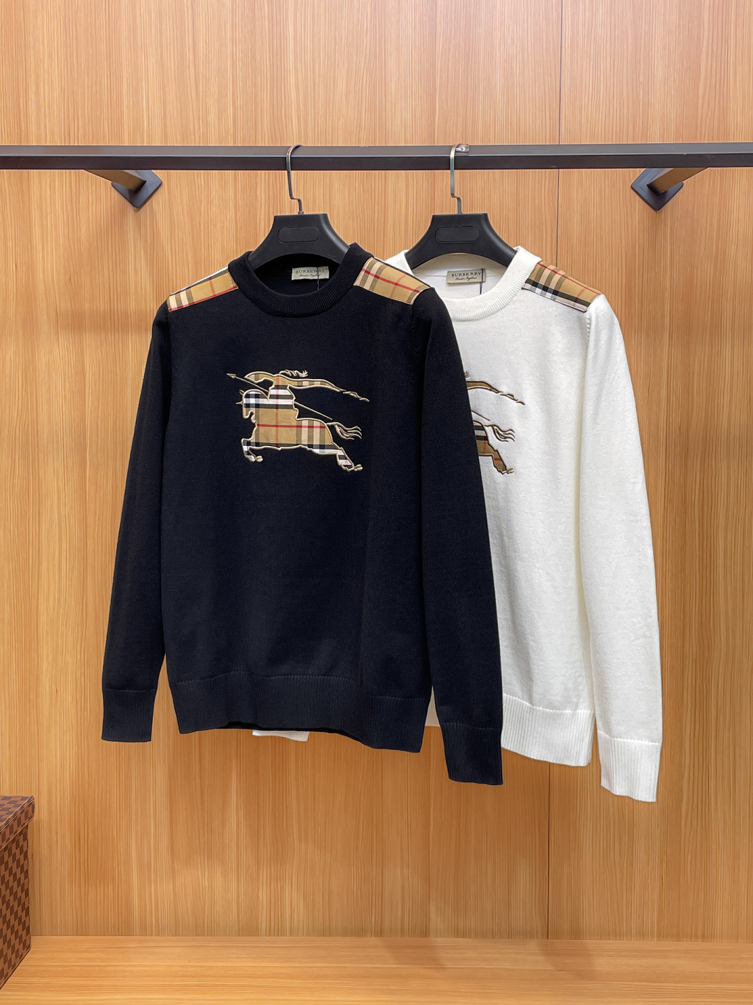 Burberry Basic Clothing Wool M-xl