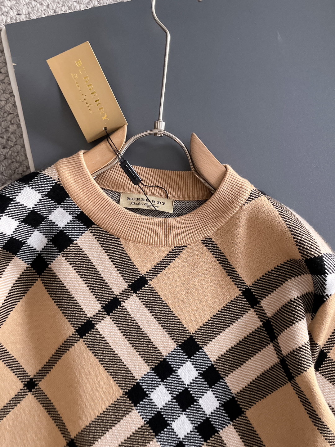 Burberry Basic Clothing Wool M-l-xl