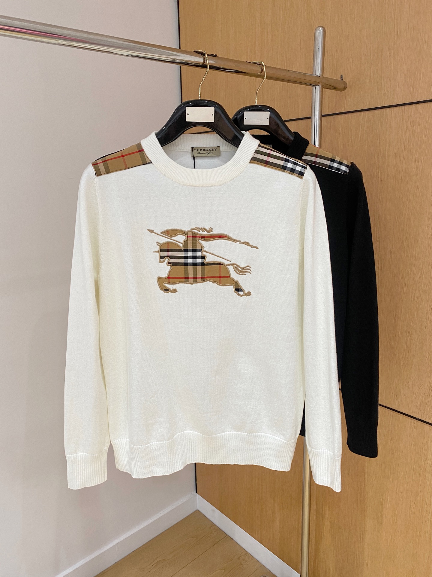 Burberry Basic Clothing Wool M-l-xl