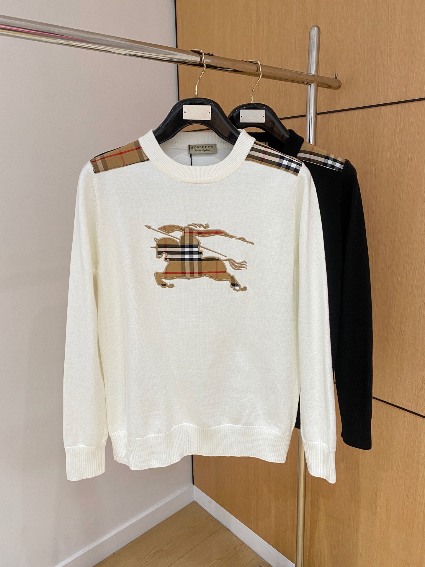 Burberry Basic Clothing Wool M-l-xl