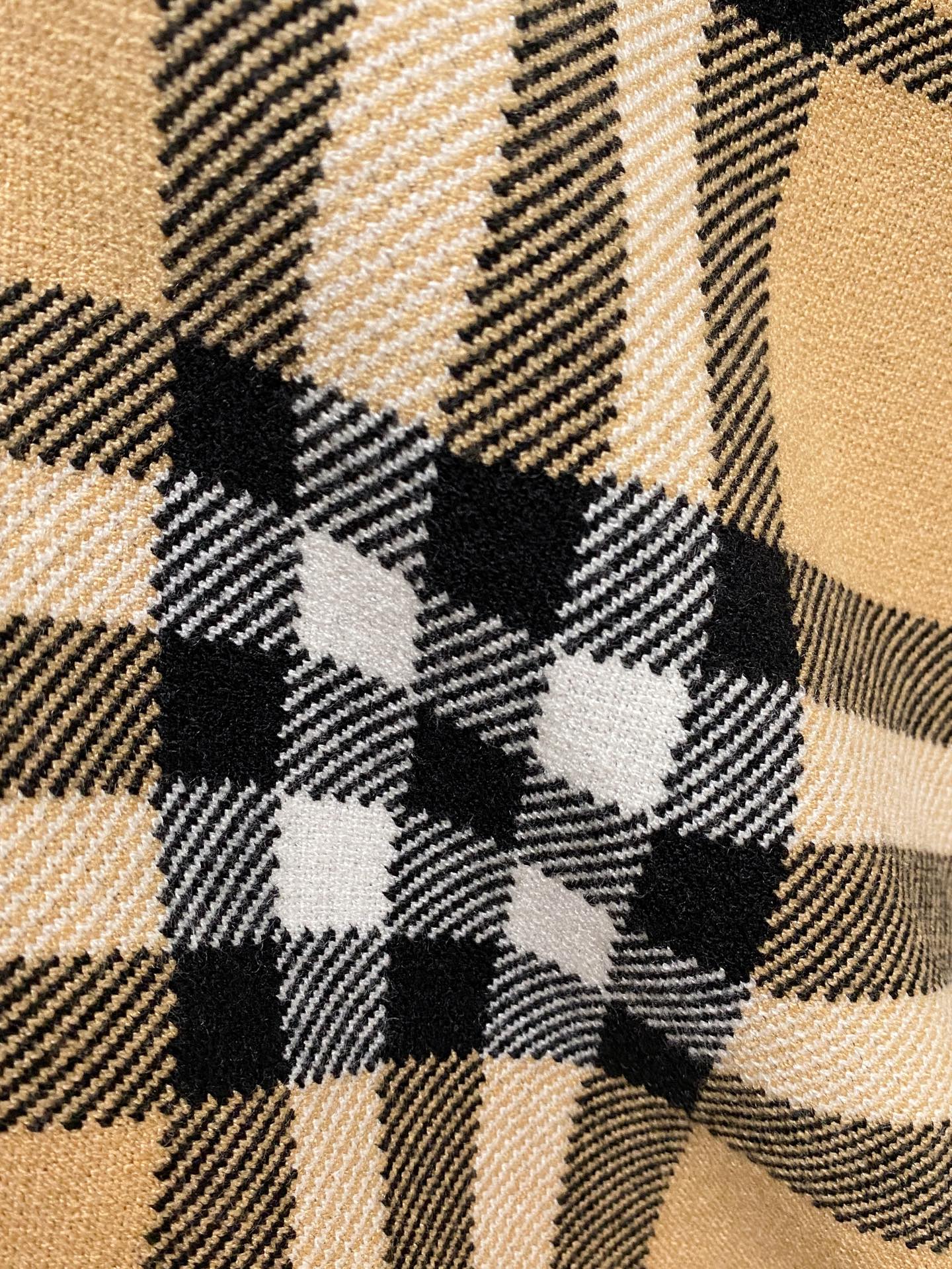 Burberry Basic Clothing Wool M-l-xl