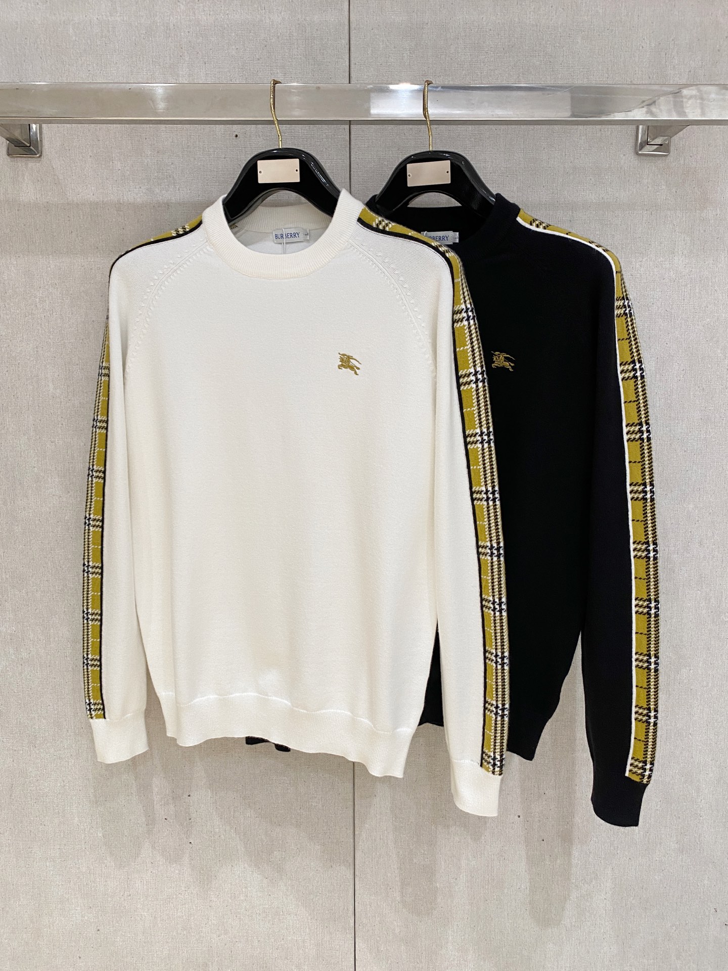 Burberry Basic Clothing Wool M-xl