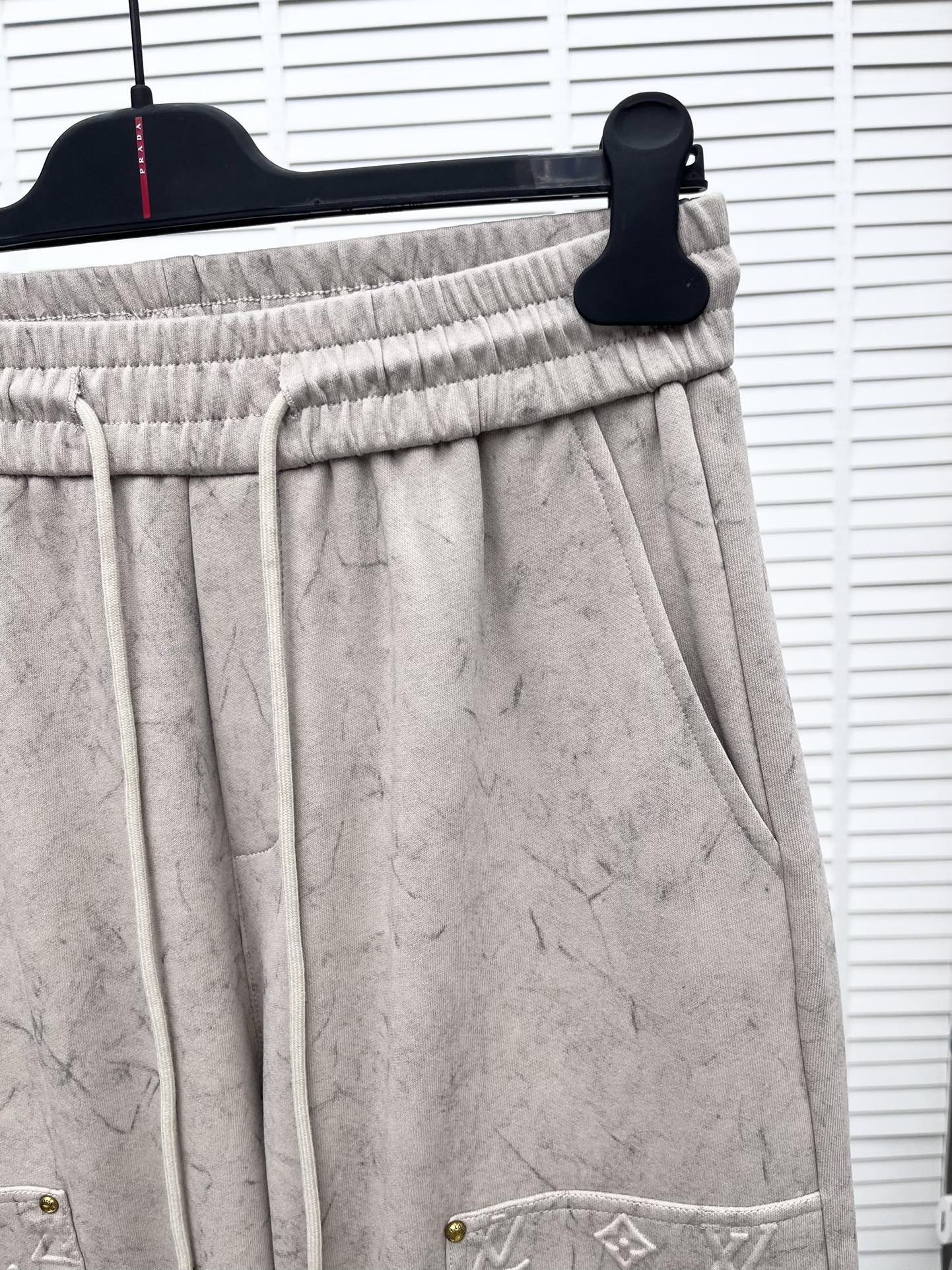 Louis Vuitton Basic Clothing M
