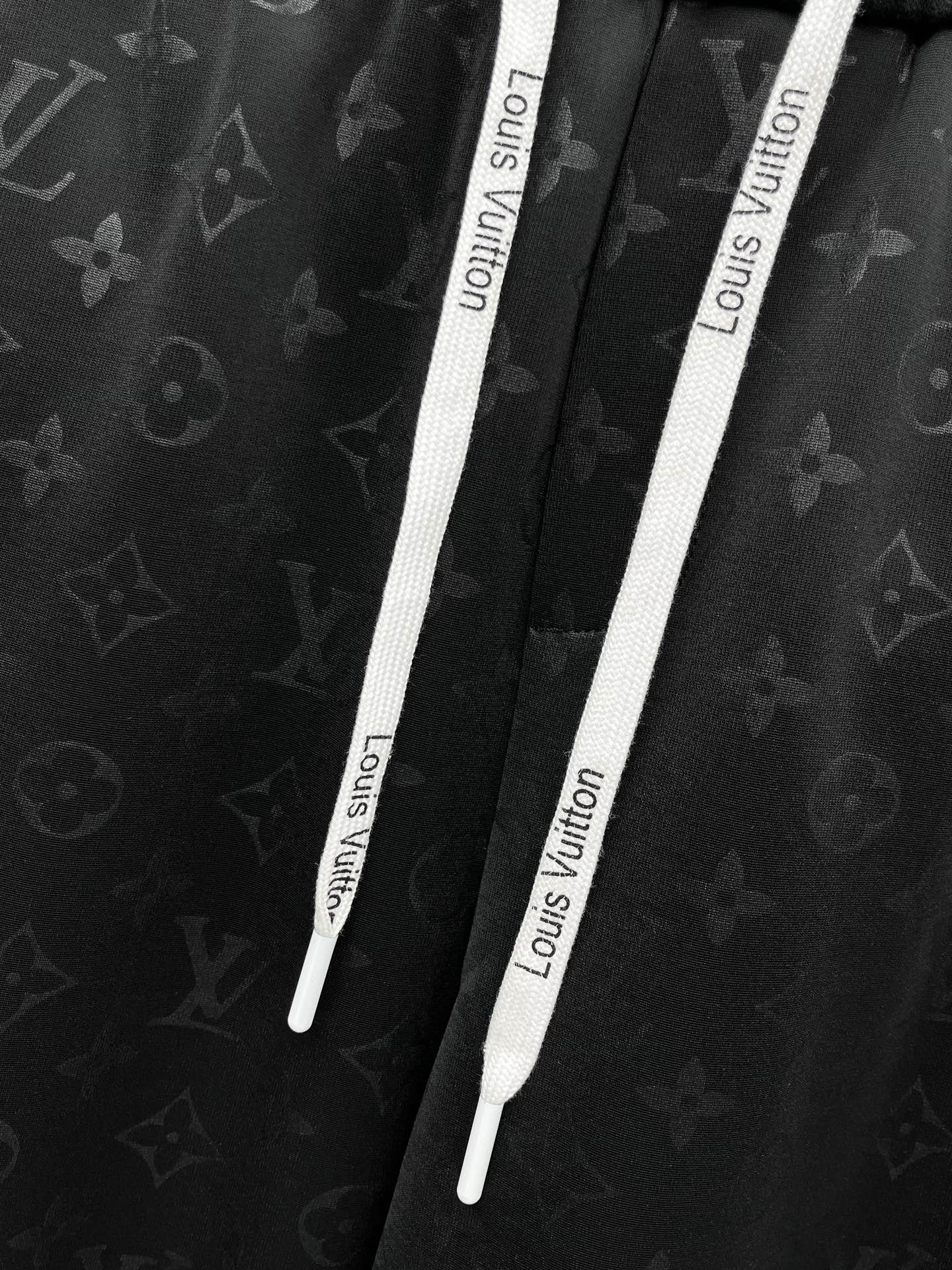 Louis Vuitton Basic Clothing M-xl