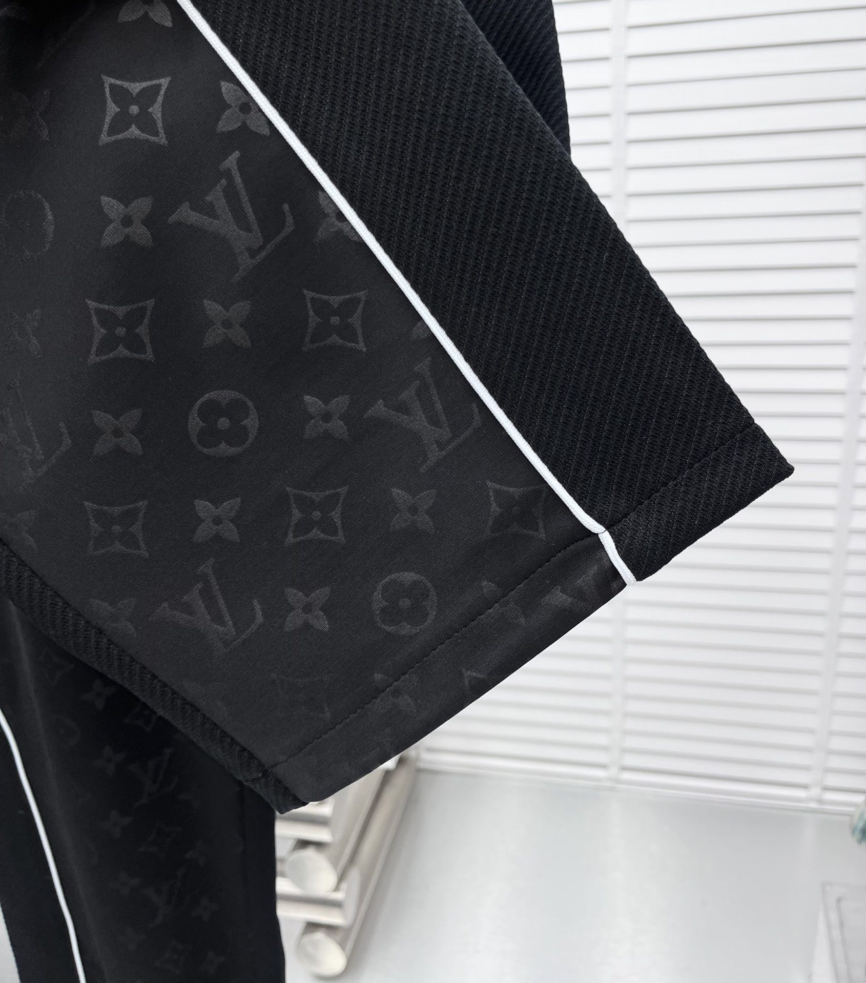 Louis Vuitton Basic Clothing M-xl