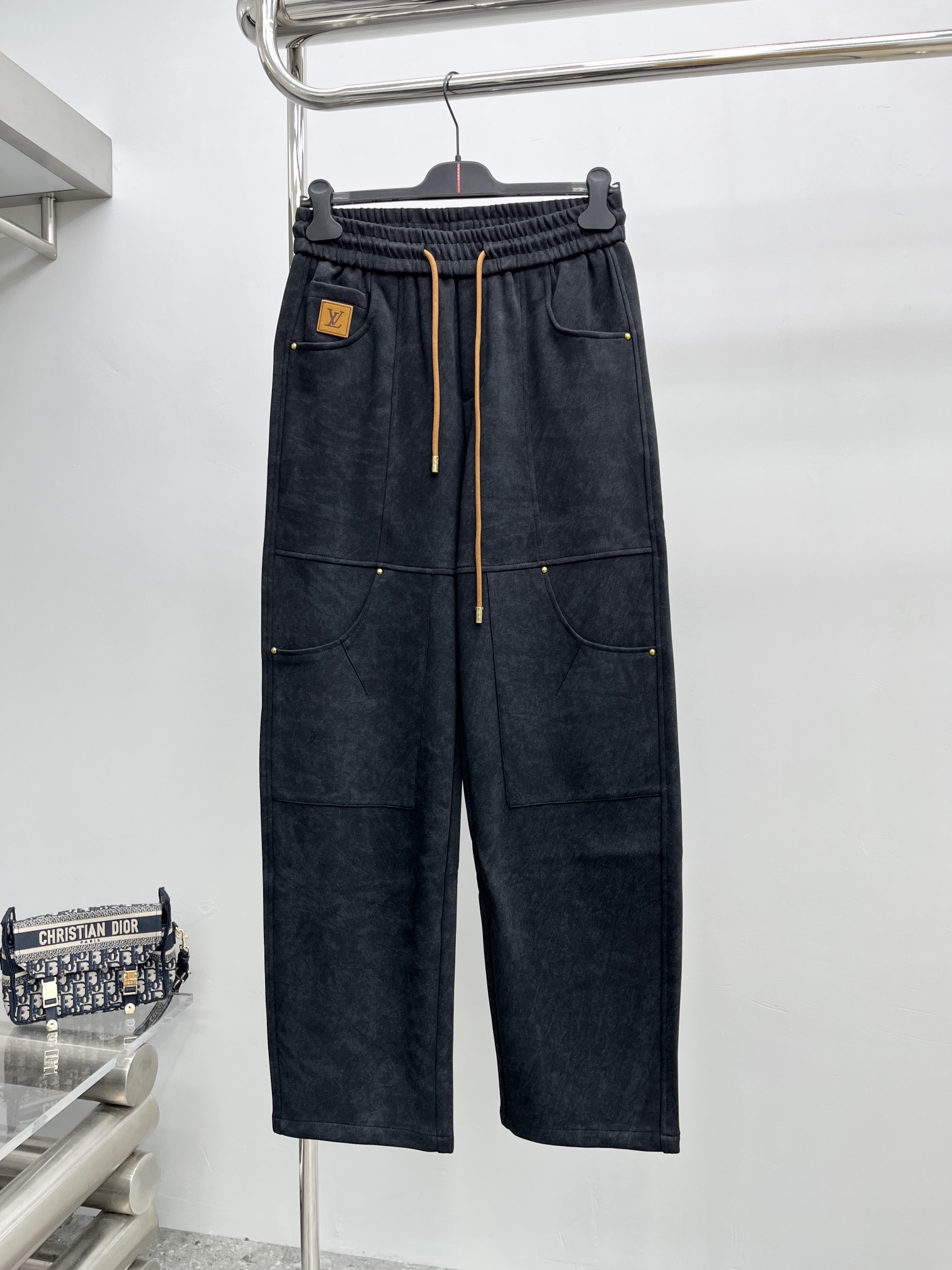 Louis Vuitton Basic Clothing M-l-xl